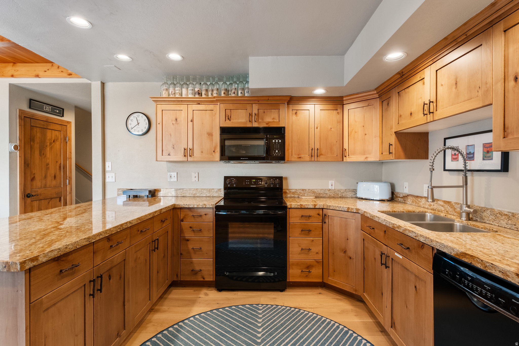 1660 THREE KINGS DR