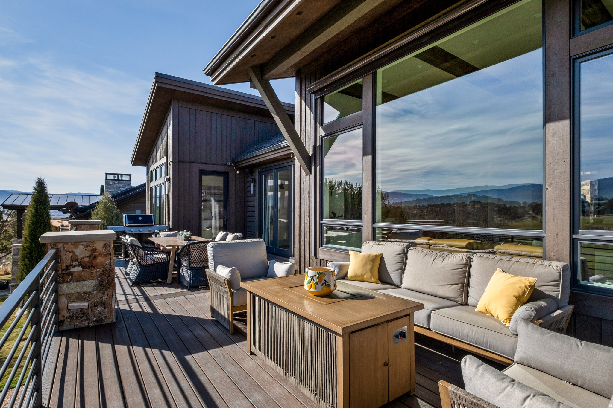 686 N RED MOUNTAIN CT #226