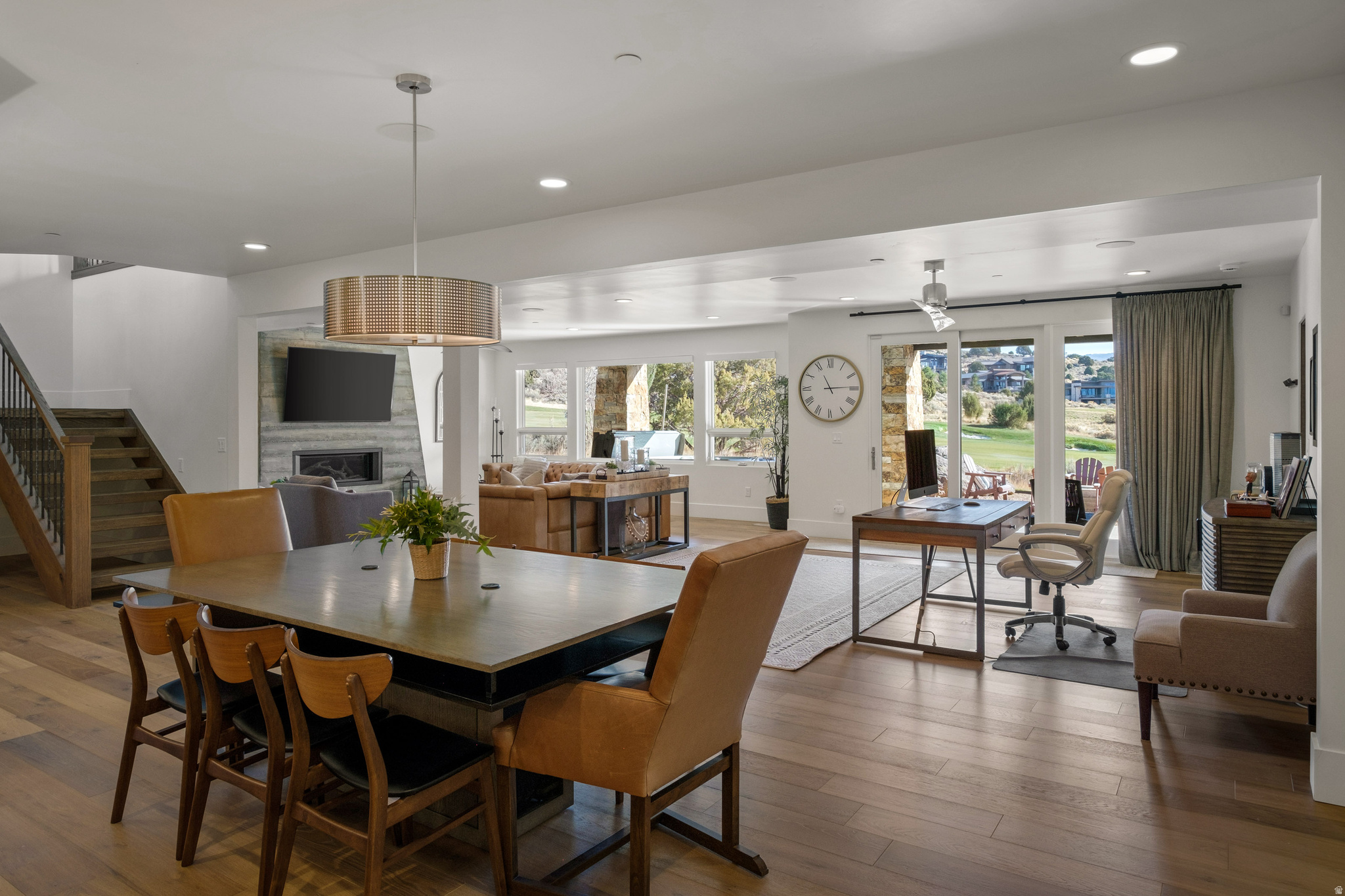 686 N RED MOUNTAIN CT #226