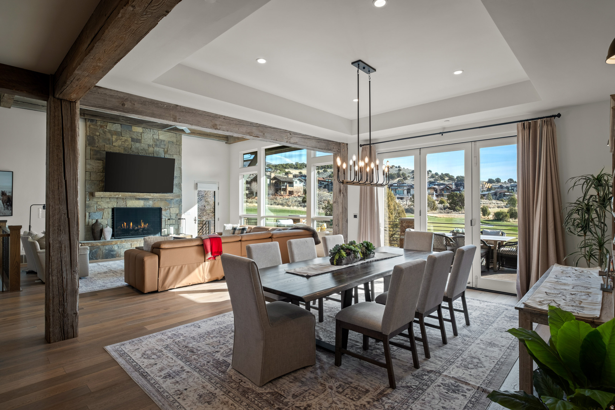 686 N RED MOUNTAIN CT #226