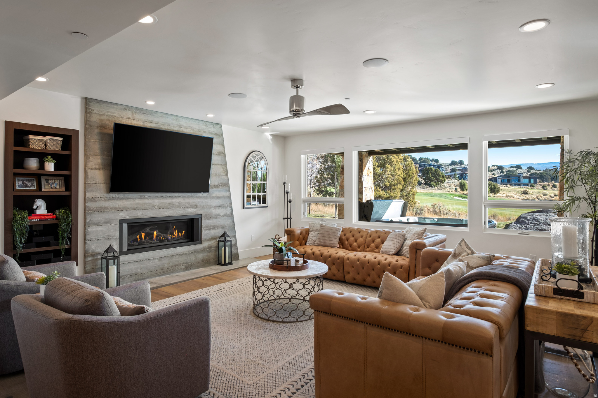 686 N RED MOUNTAIN CT #226