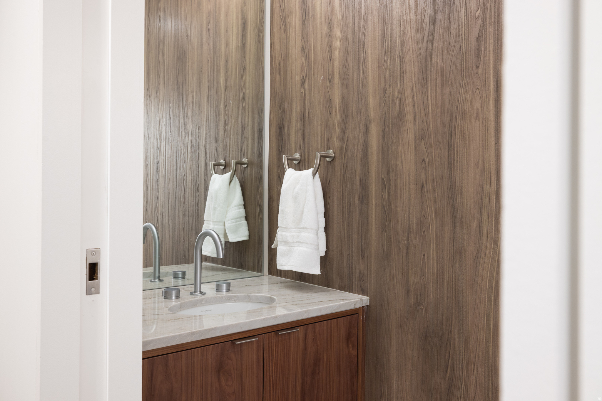 3267 W DEER HOLLOW RD #2402