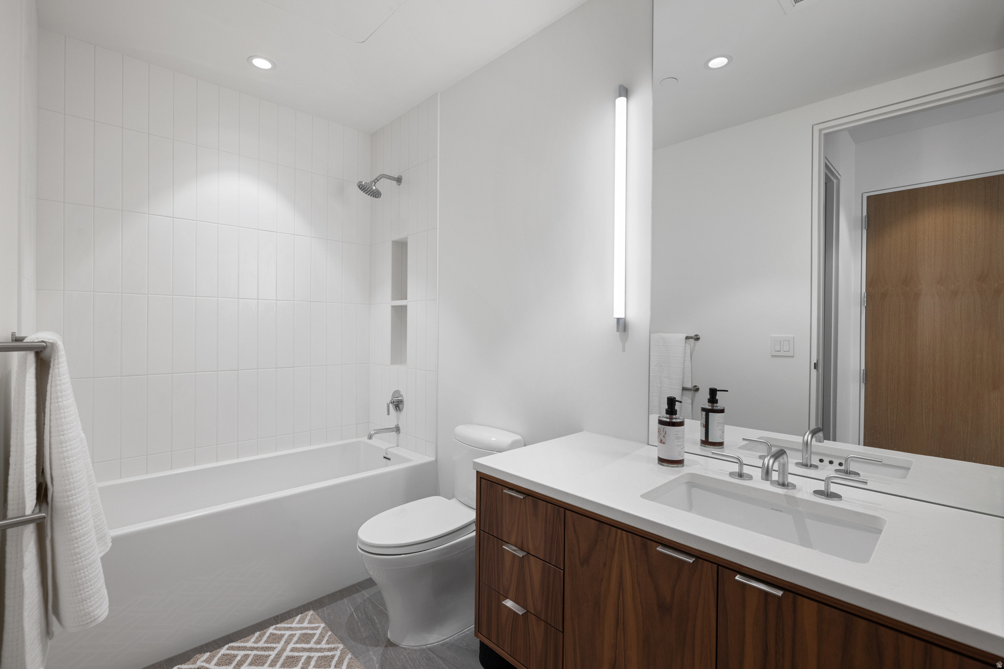 3267 W DEER HOLLOW RD #2402