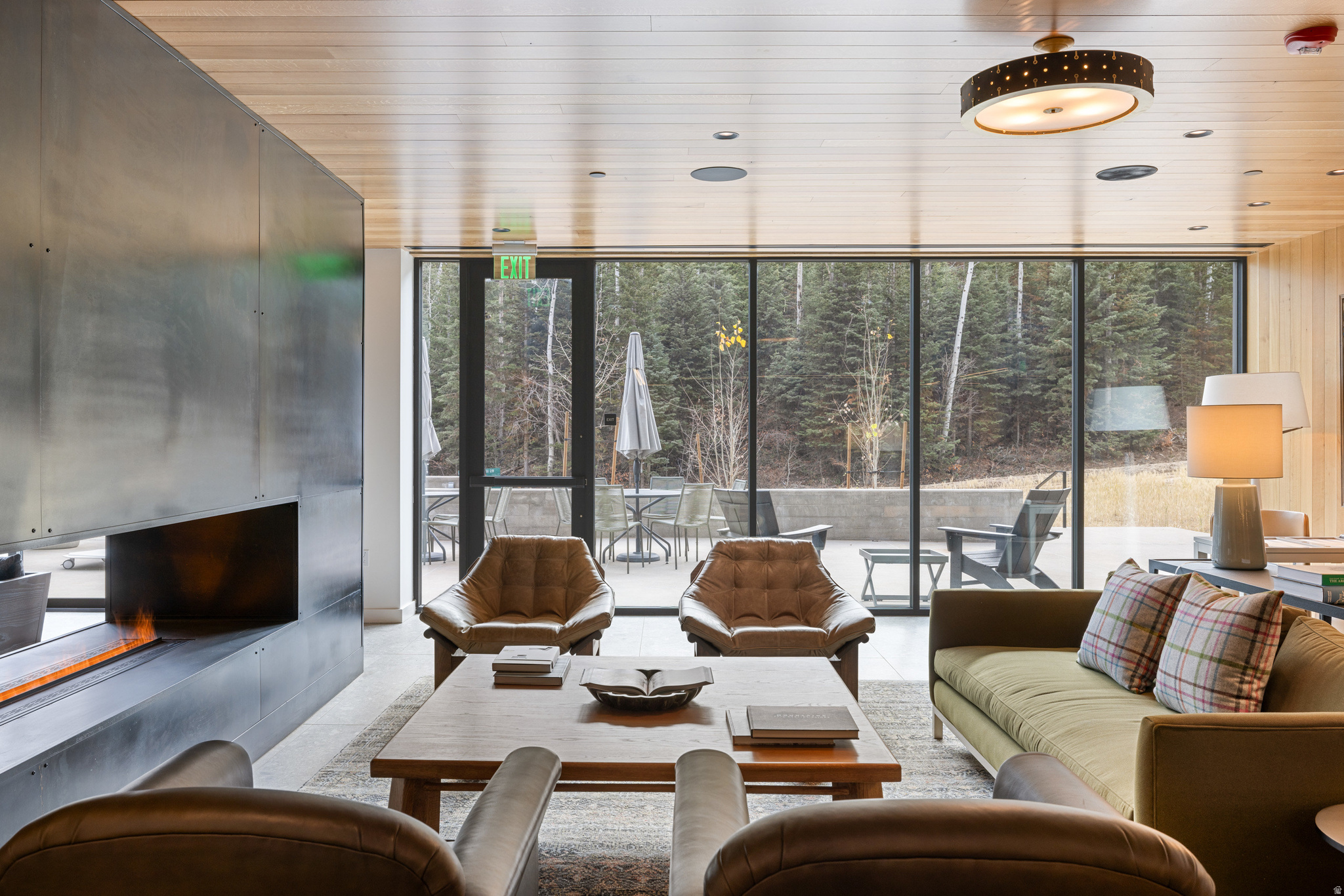 3267 W DEER HOLLOW RD #2402