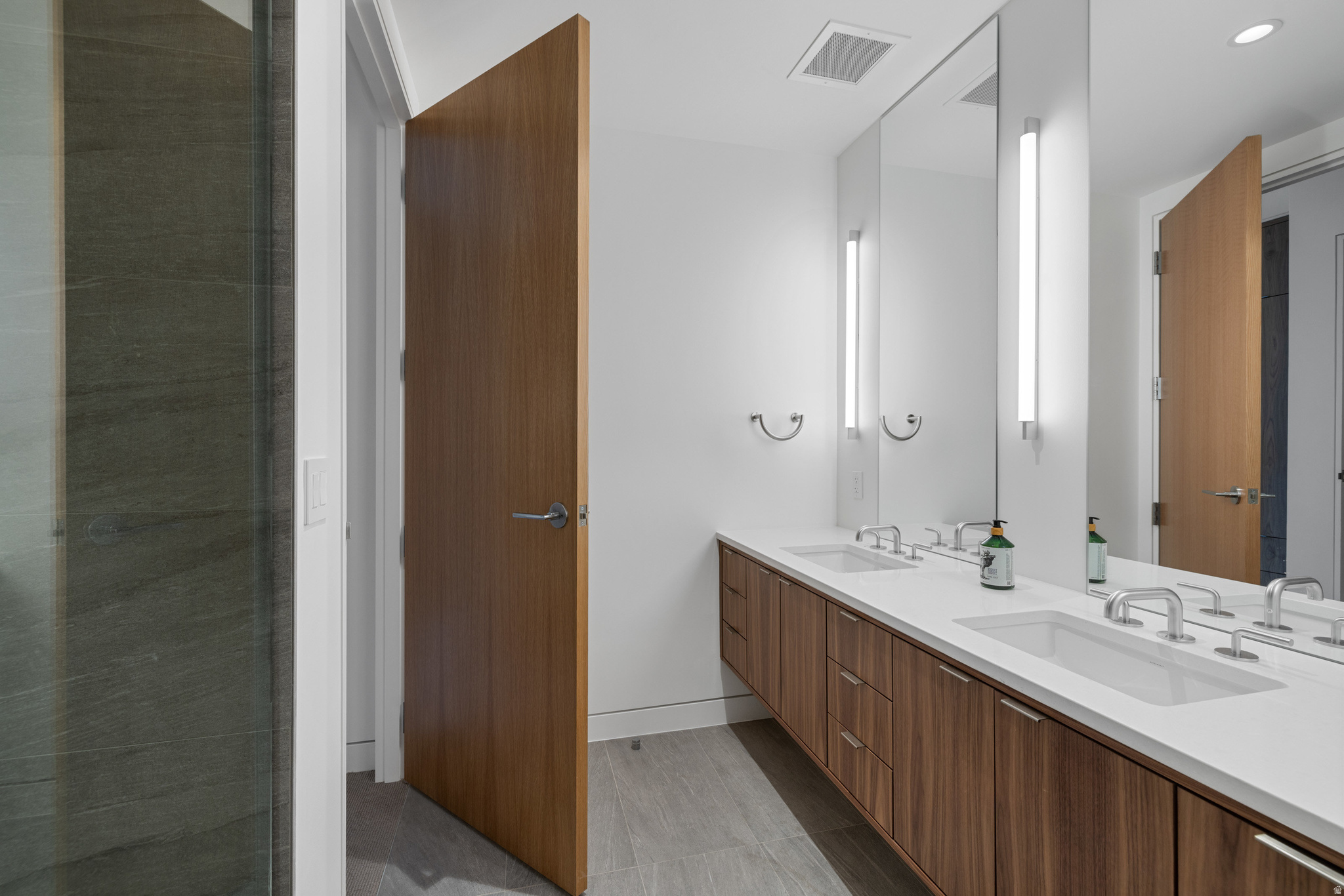 3267 W DEER HOLLOW RD #2402