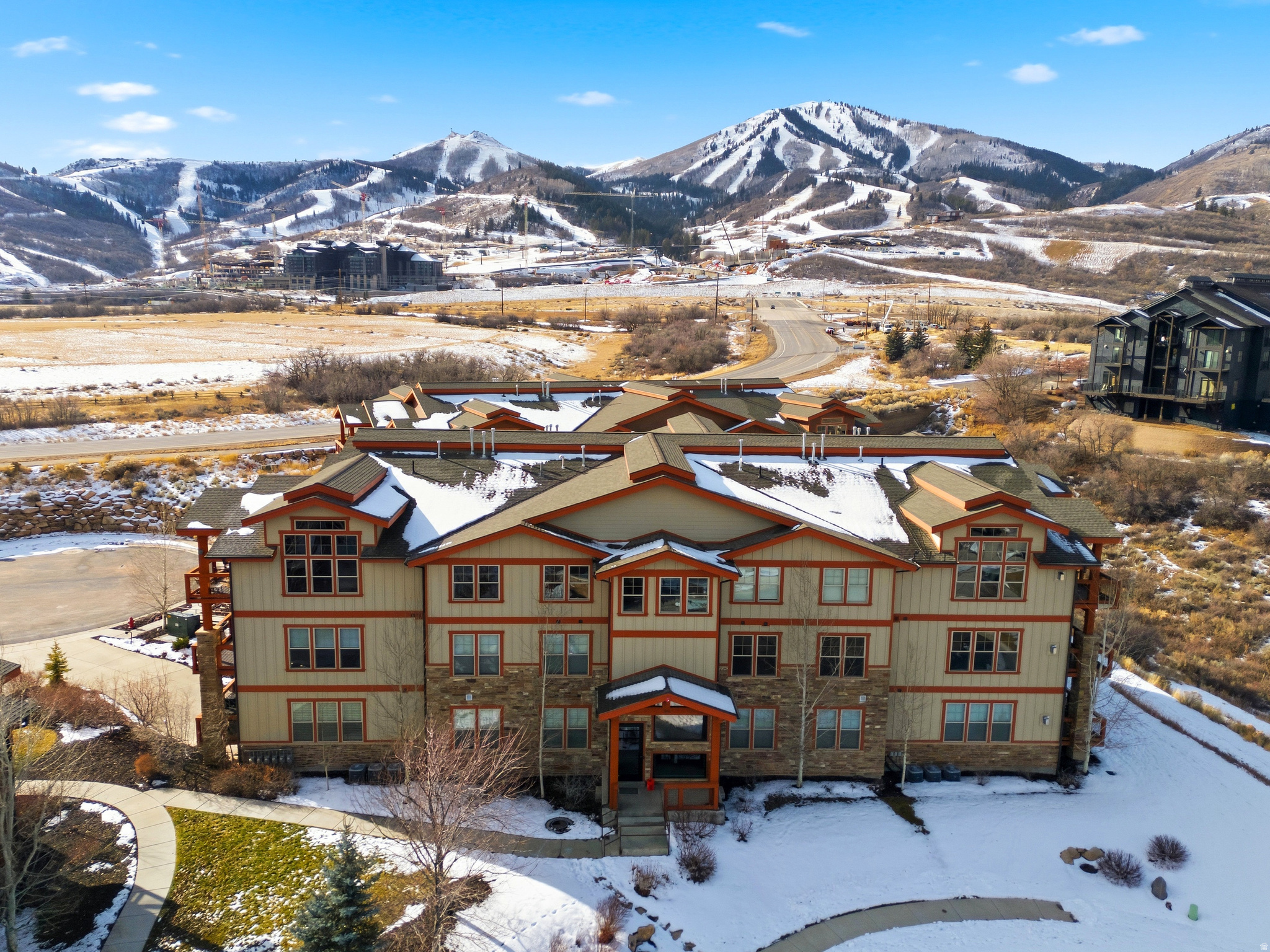 1288 DEER PARK CIR #302