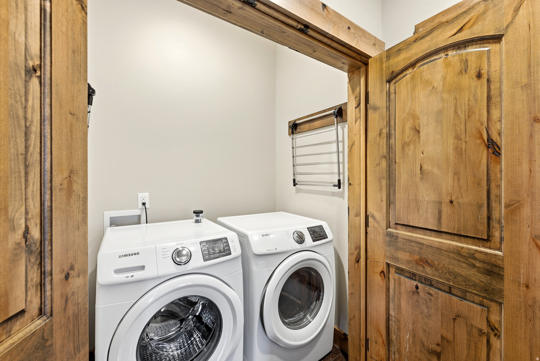 1288 DEER PARK CIR #302