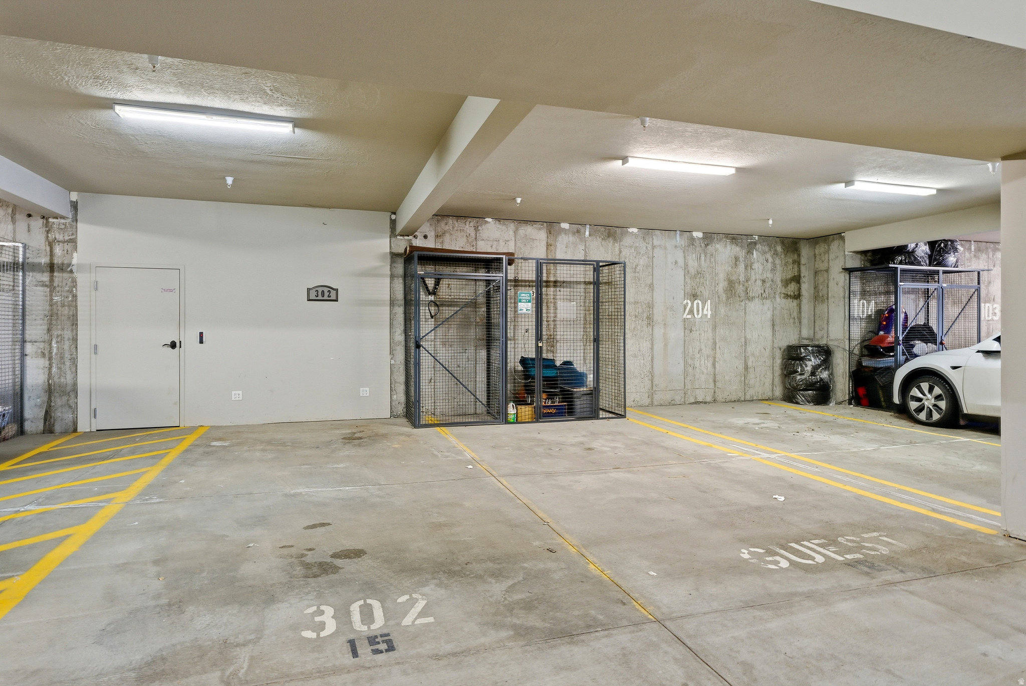 1288 DEER PARK CIR #302