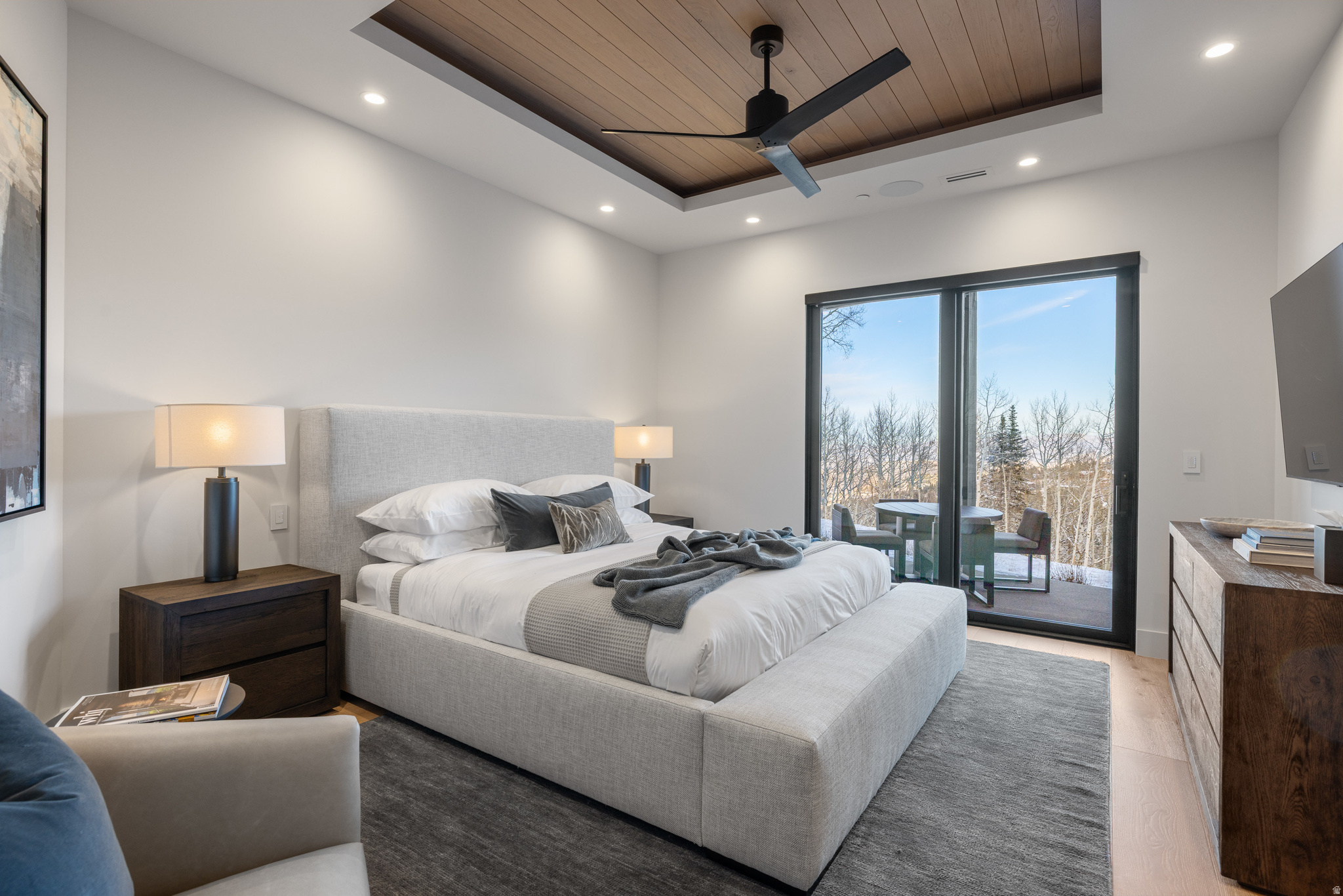 8939 MOONSHADOW CT