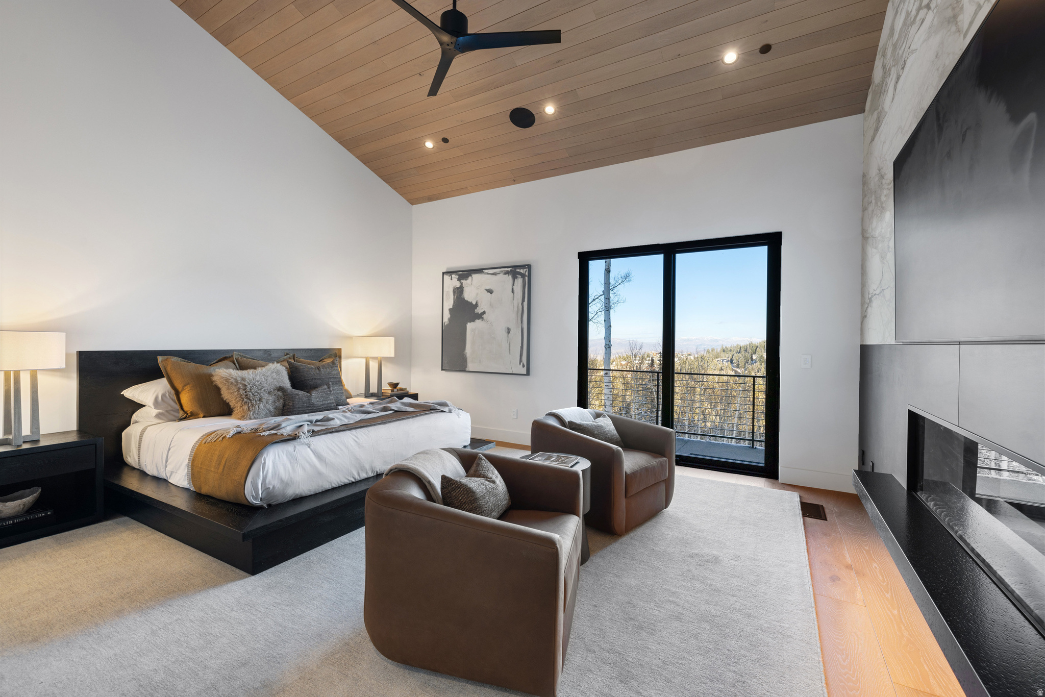8939 MOONSHADOW CT