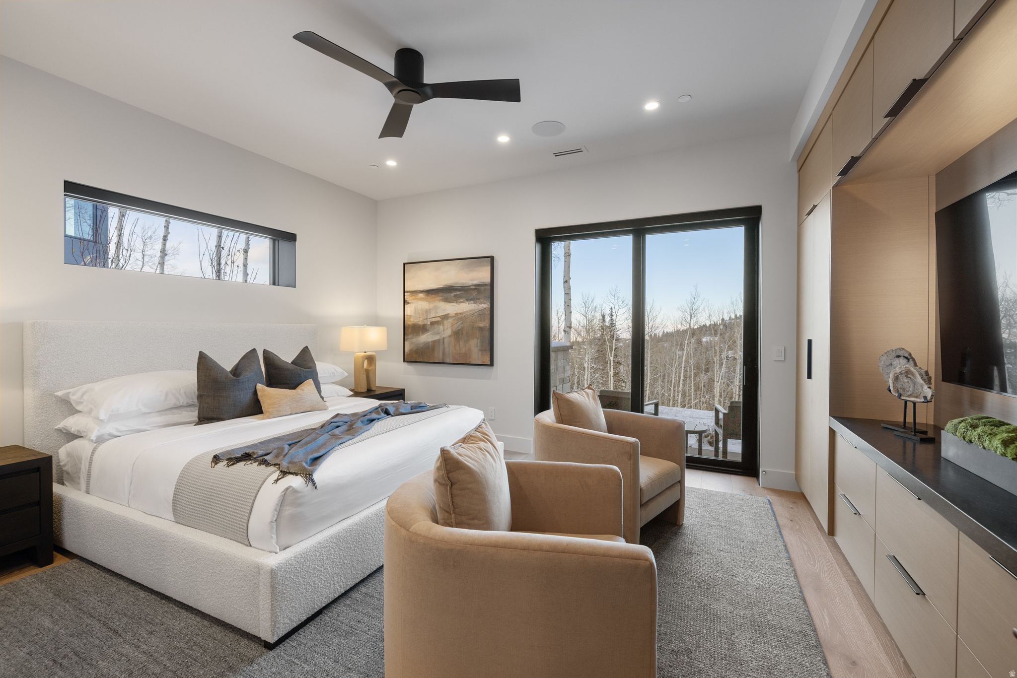 8939 MOONSHADOW CT
