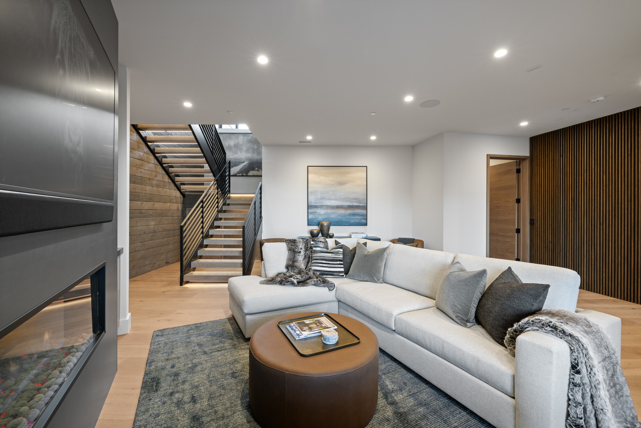 8939 MOONSHADOW CT