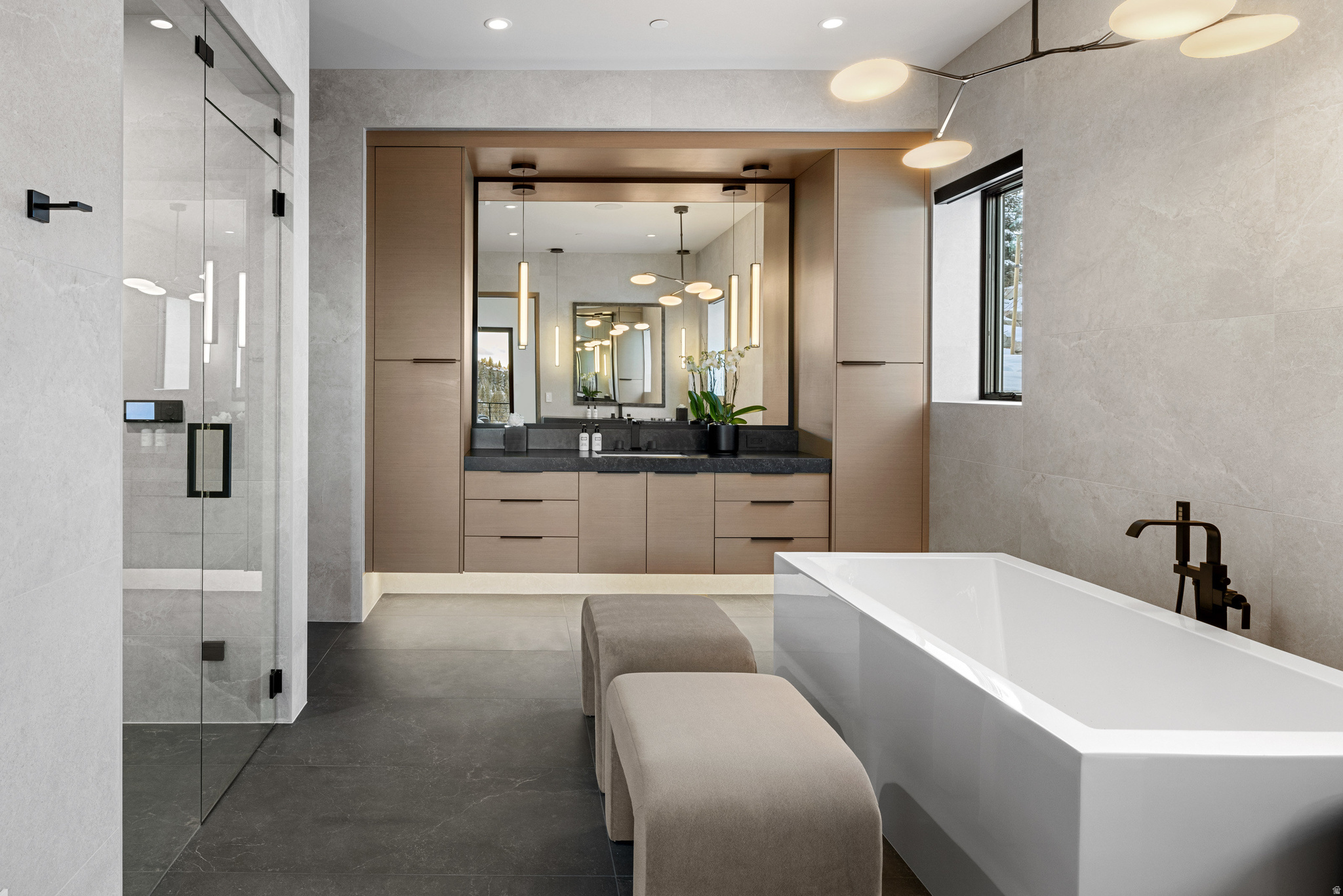 8939 MOONSHADOW CT