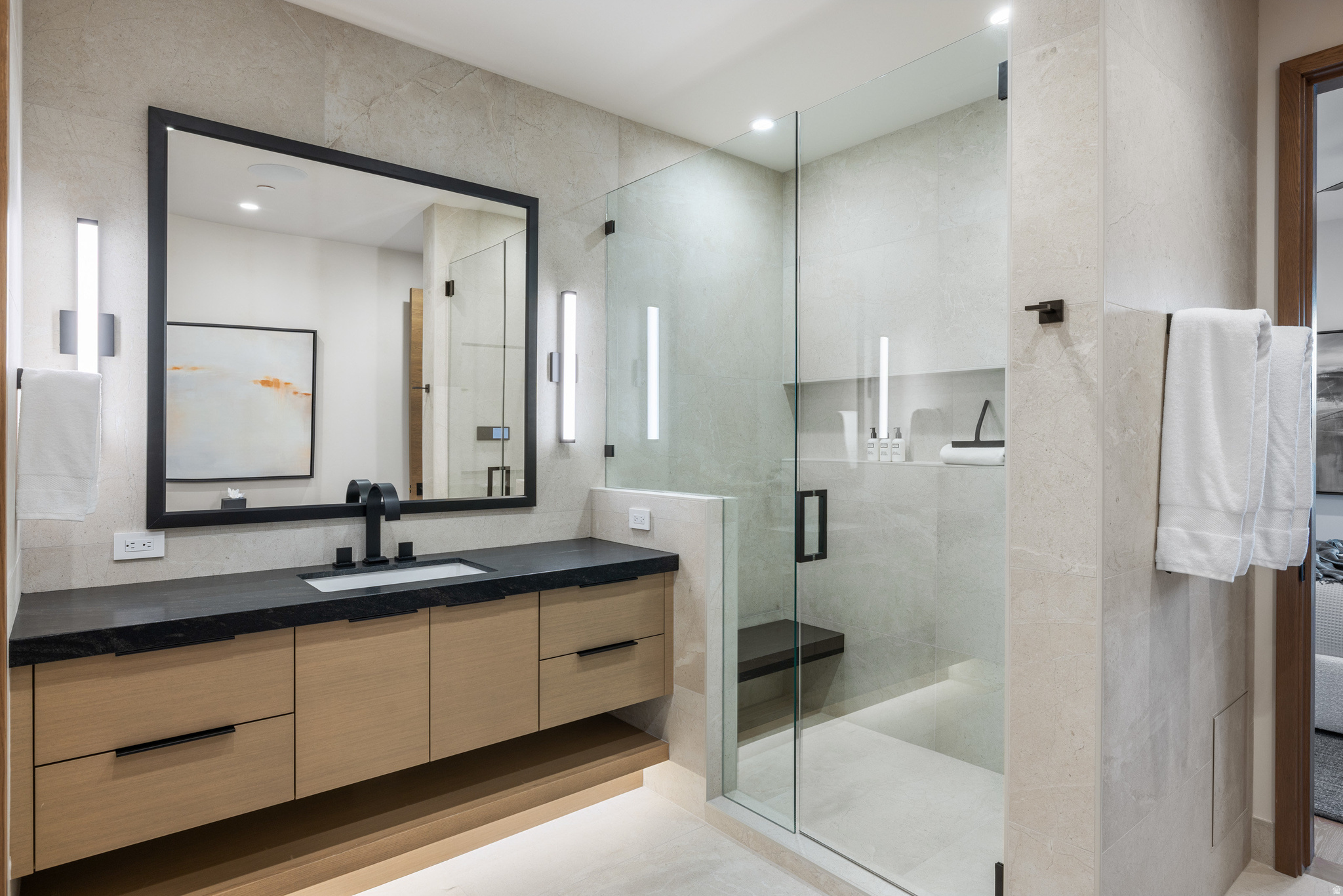 8939 MOONSHADOW CT