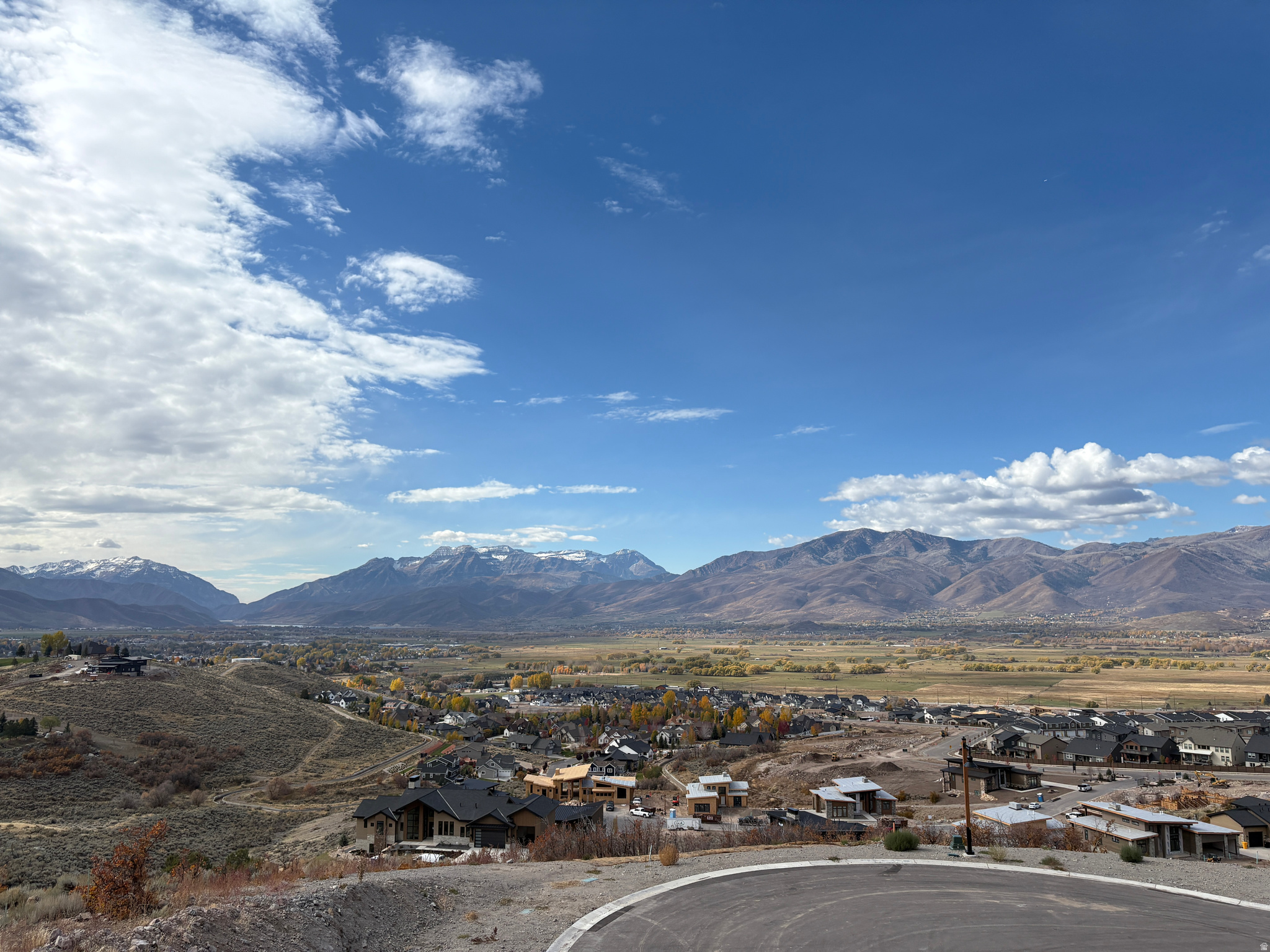 1374 E COYOTE VIEW CIR