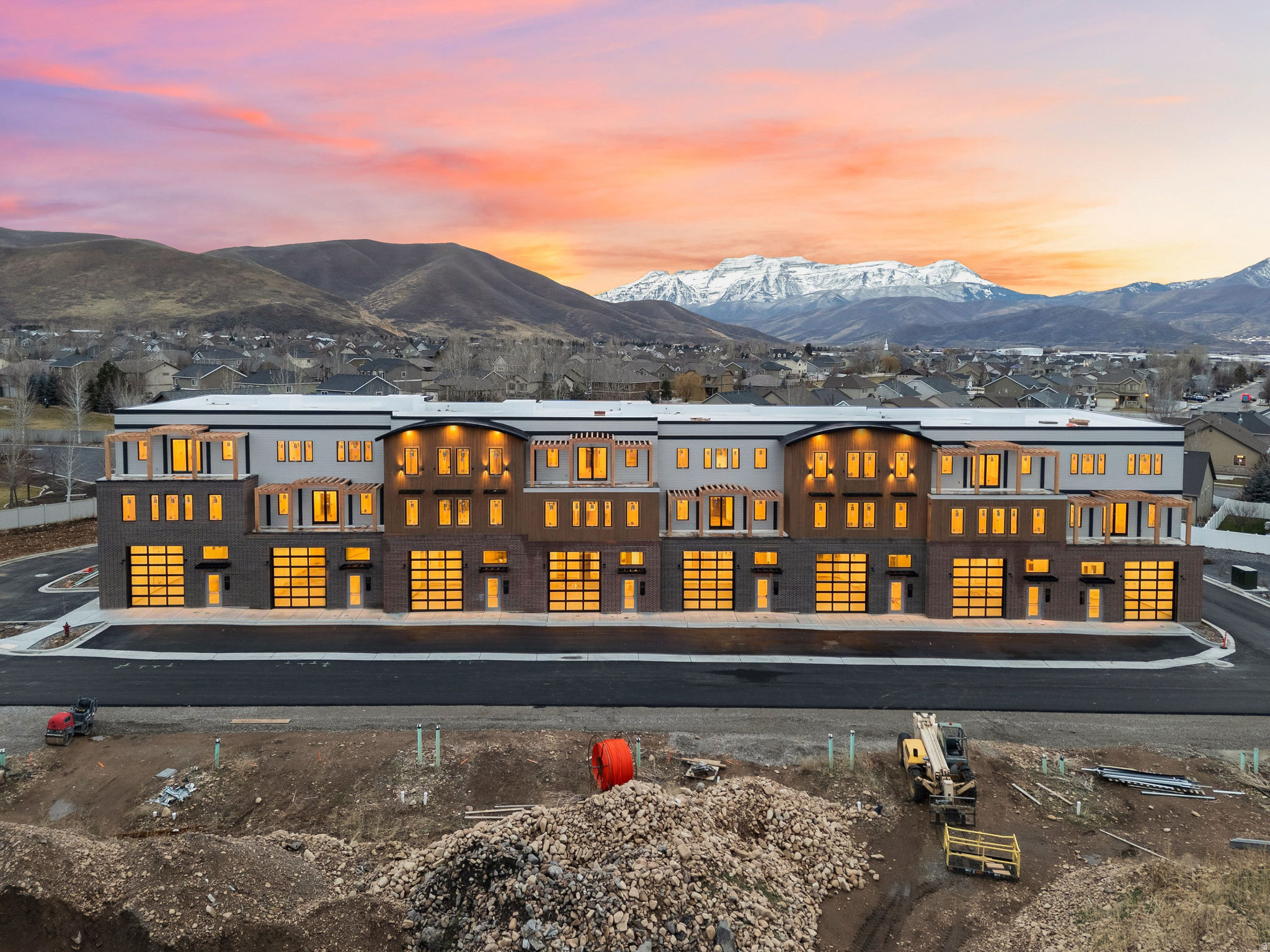 1922 S HIGHWAY 40 #40