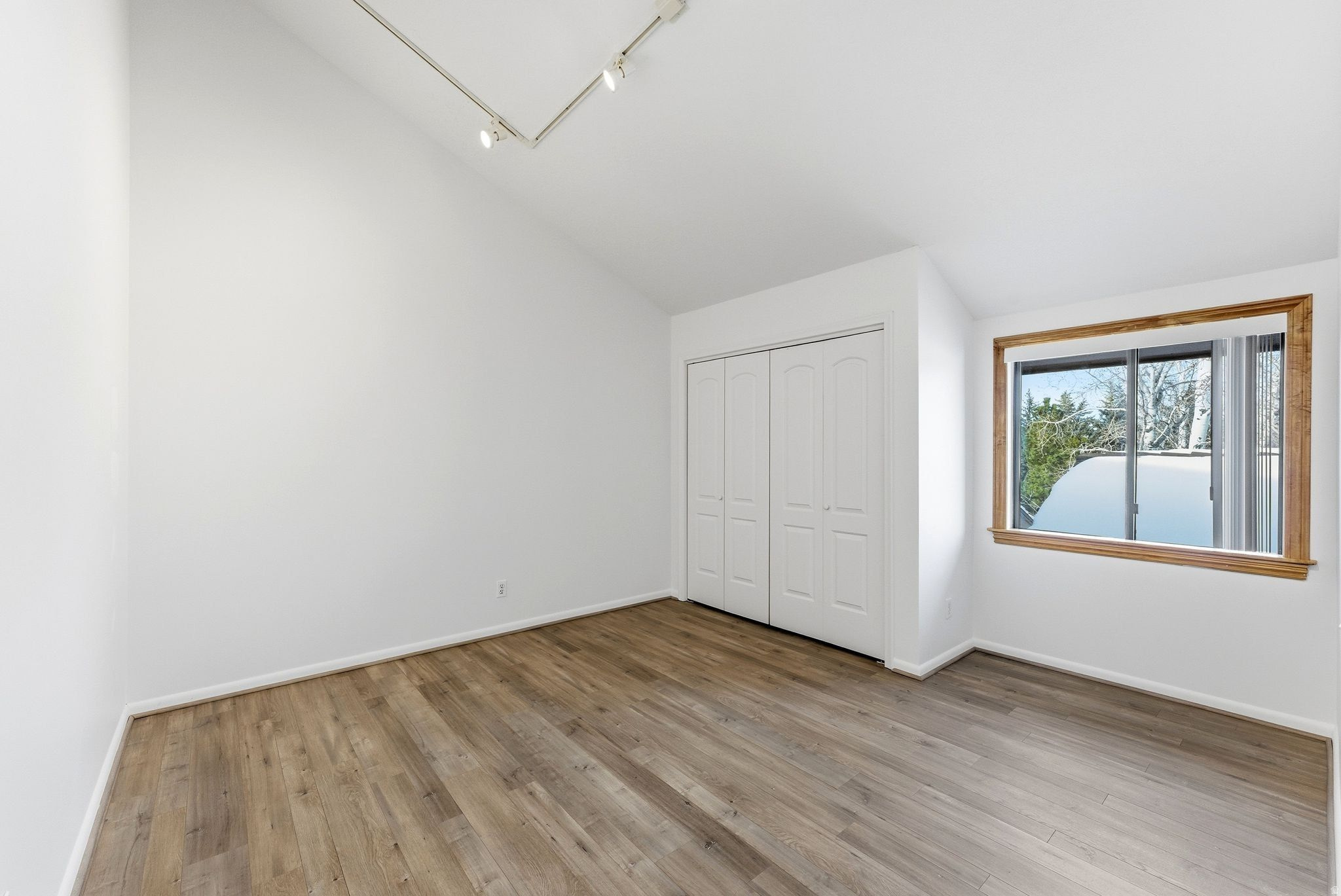 1679 VILLAGE ROUND DR