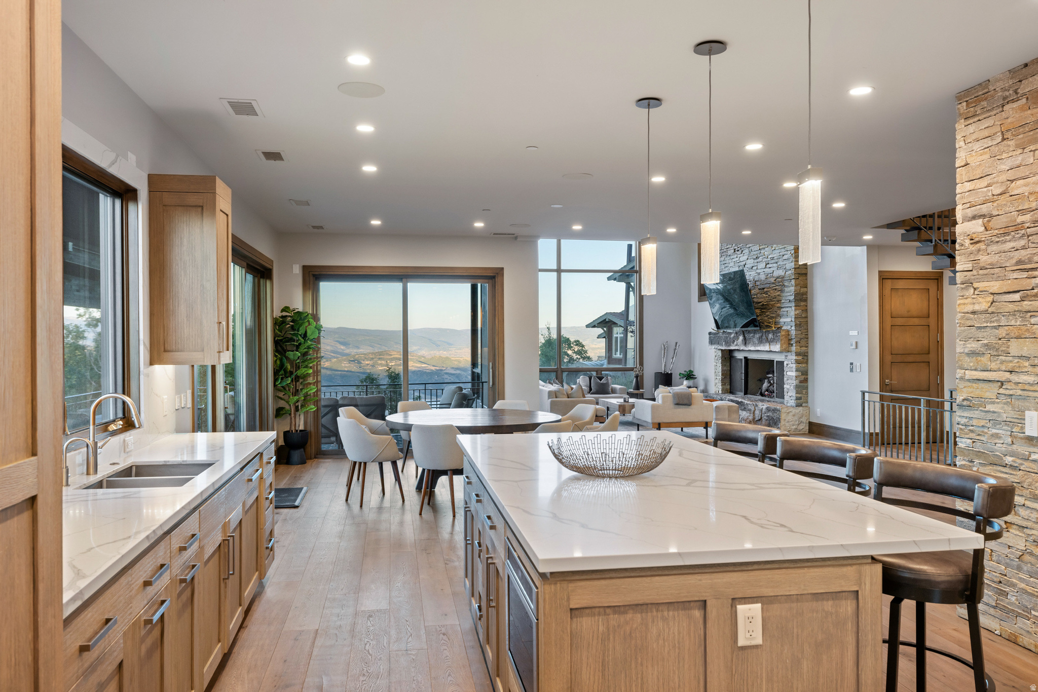 10738 SUMMIT VIEW DR