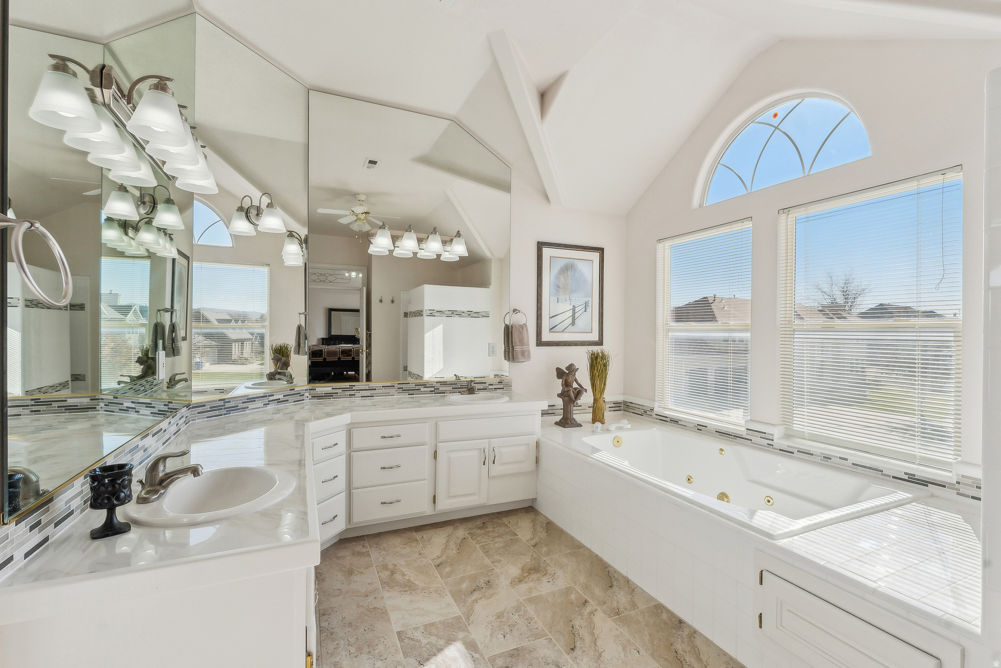 11694 S STONE CREST CIR