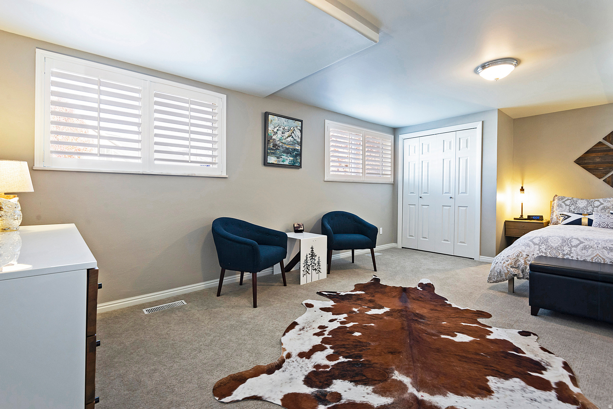 3651 E OAKVIEW DR