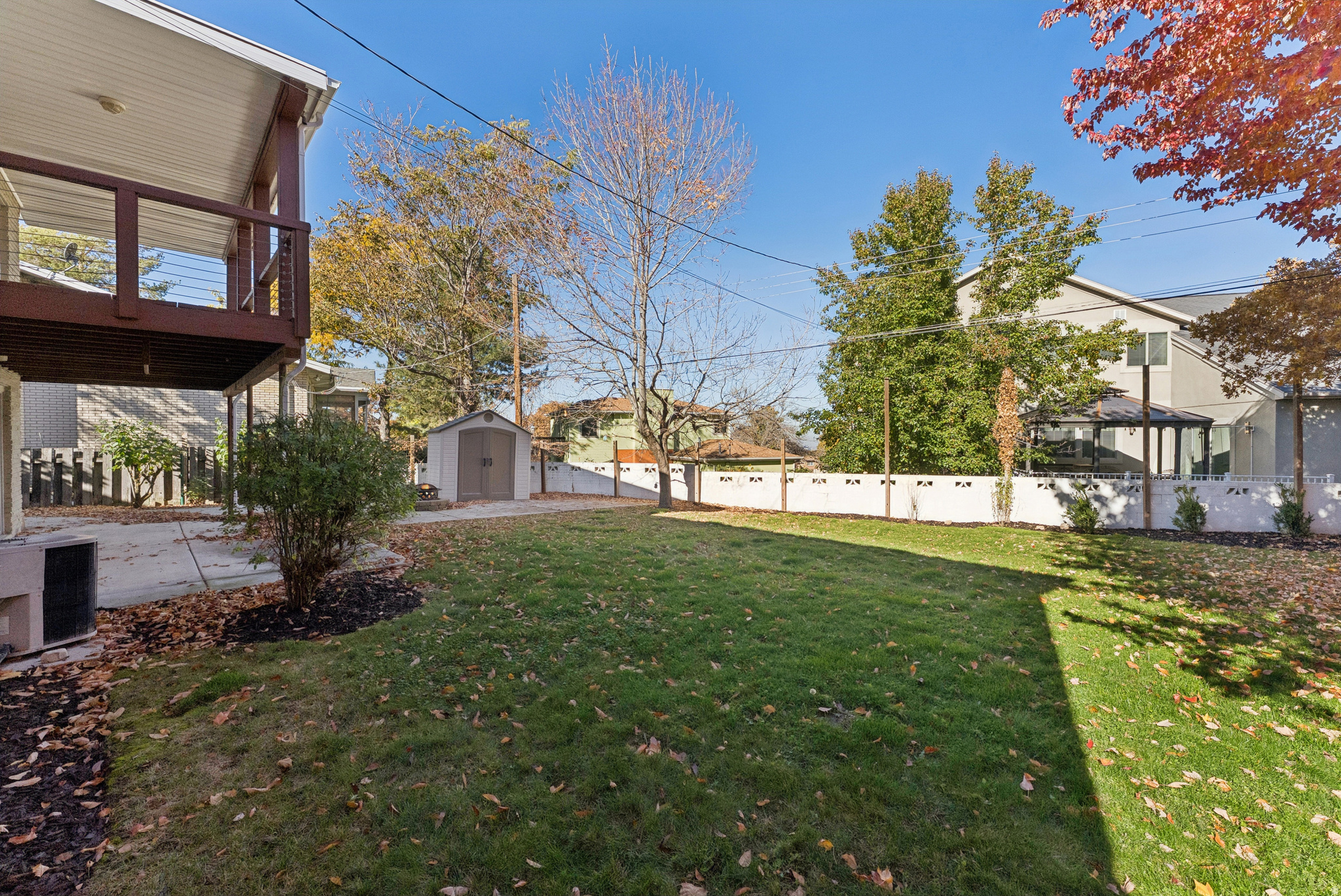 3651 E OAKVIEW DR