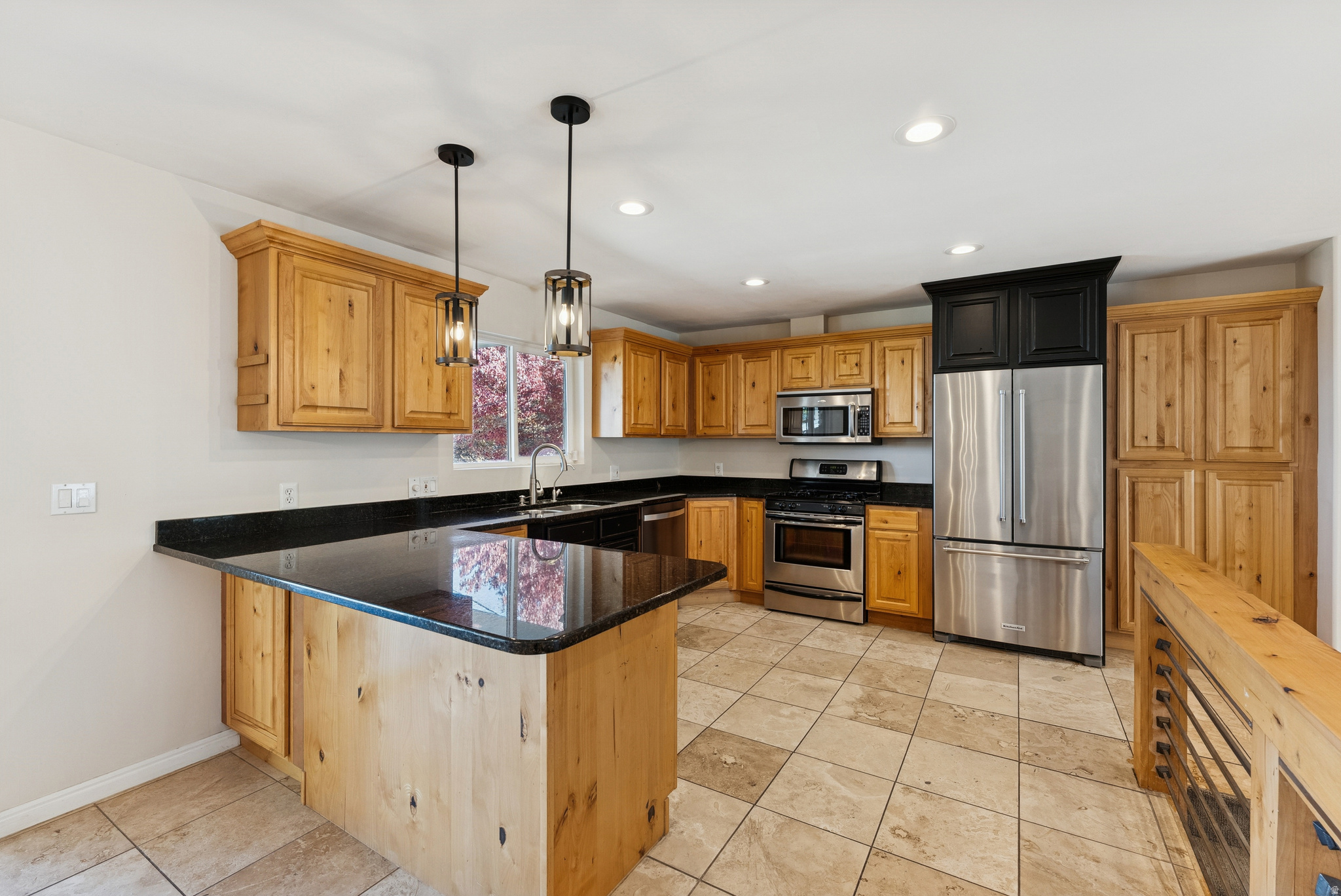 3651 E OAKVIEW DR