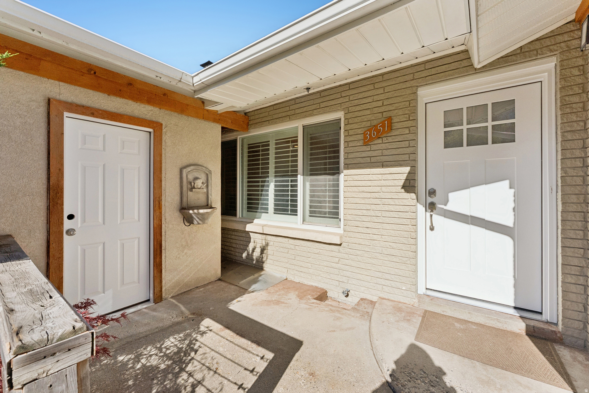 3651 E OAKVIEW DR