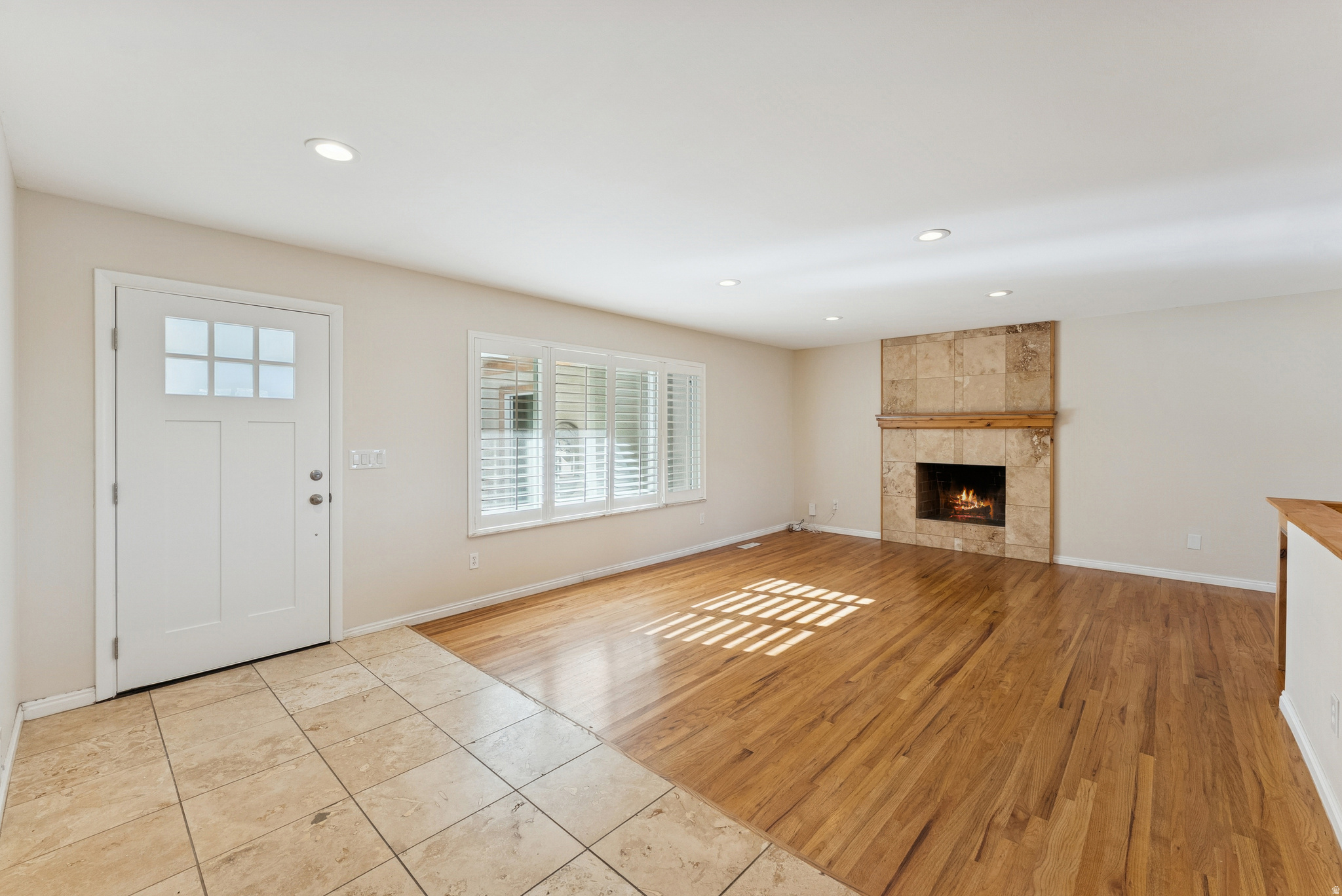 3651 E OAKVIEW DR
