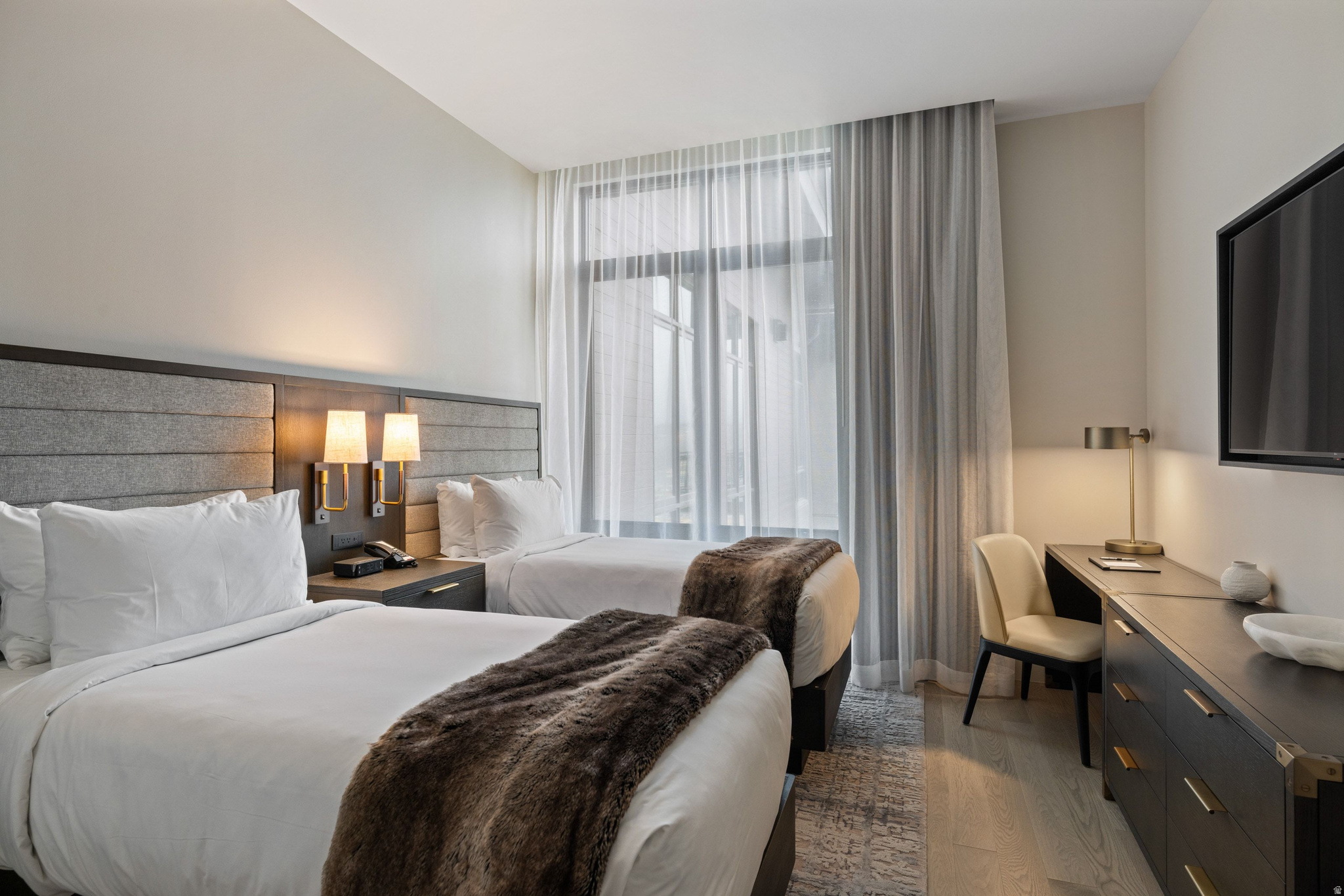 1702 W GLENCOE MOUNTAIN WAY