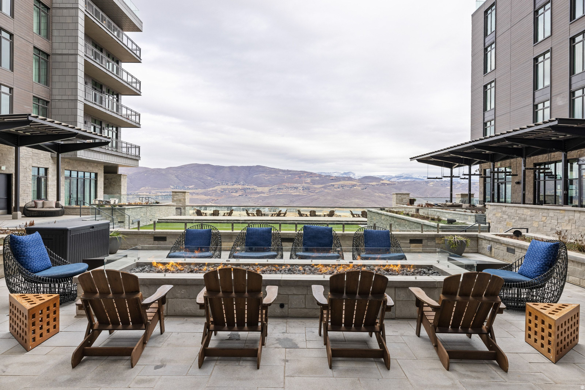 1702 W GLENCOE MOUNTAIN WAY