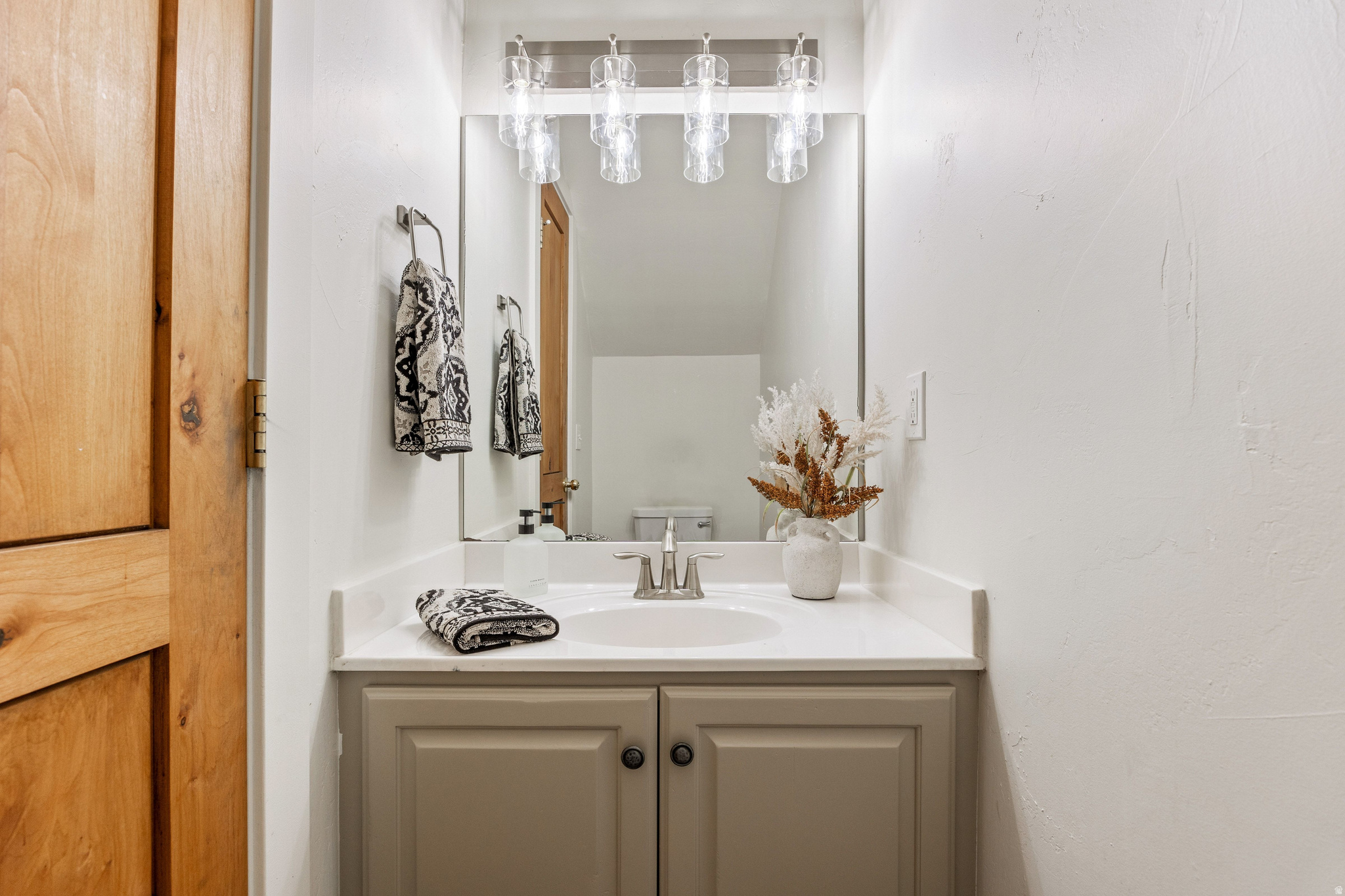 1023 STATION LOOP RD