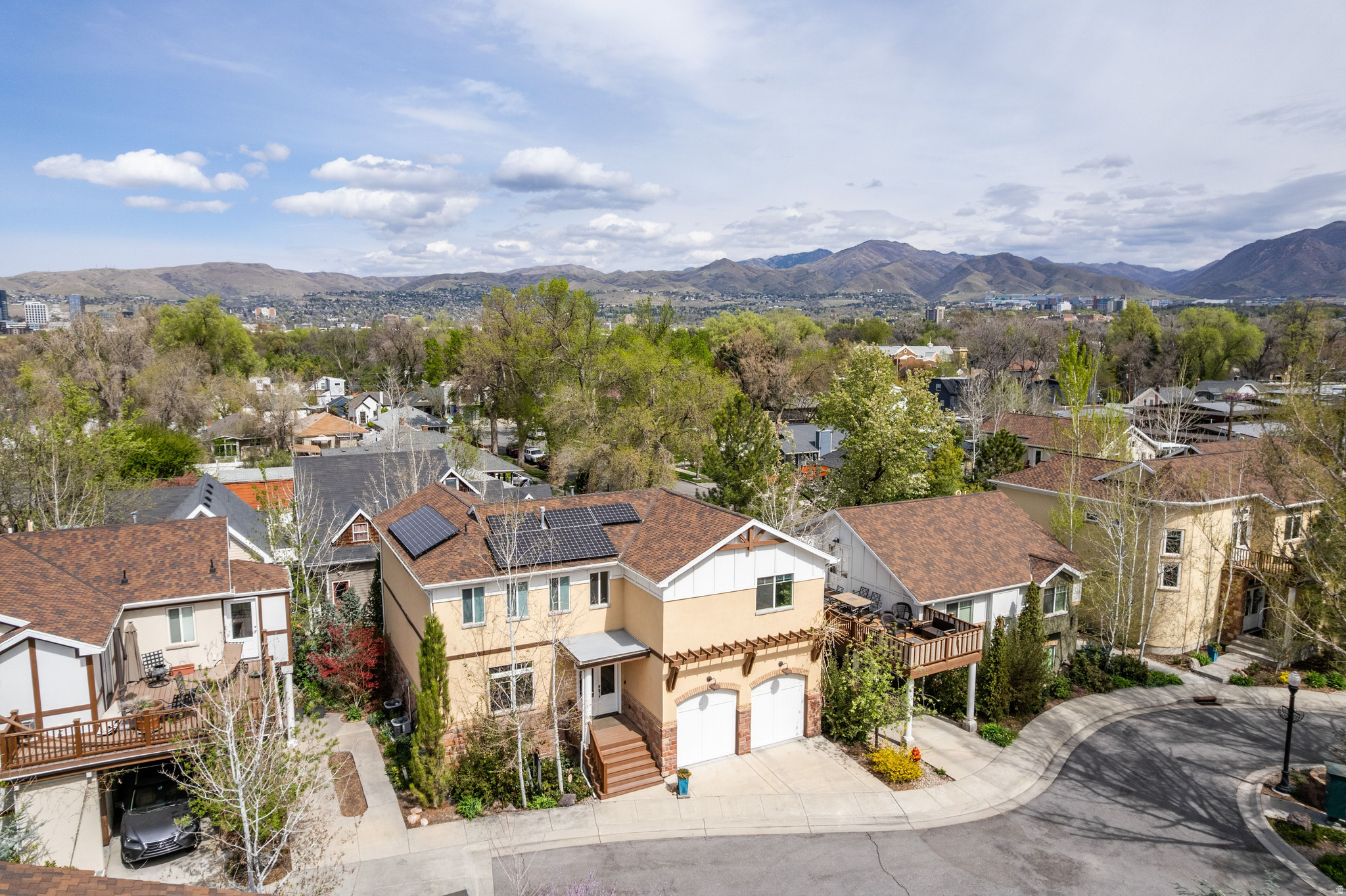 1195 S LIBERTY WELLS PL