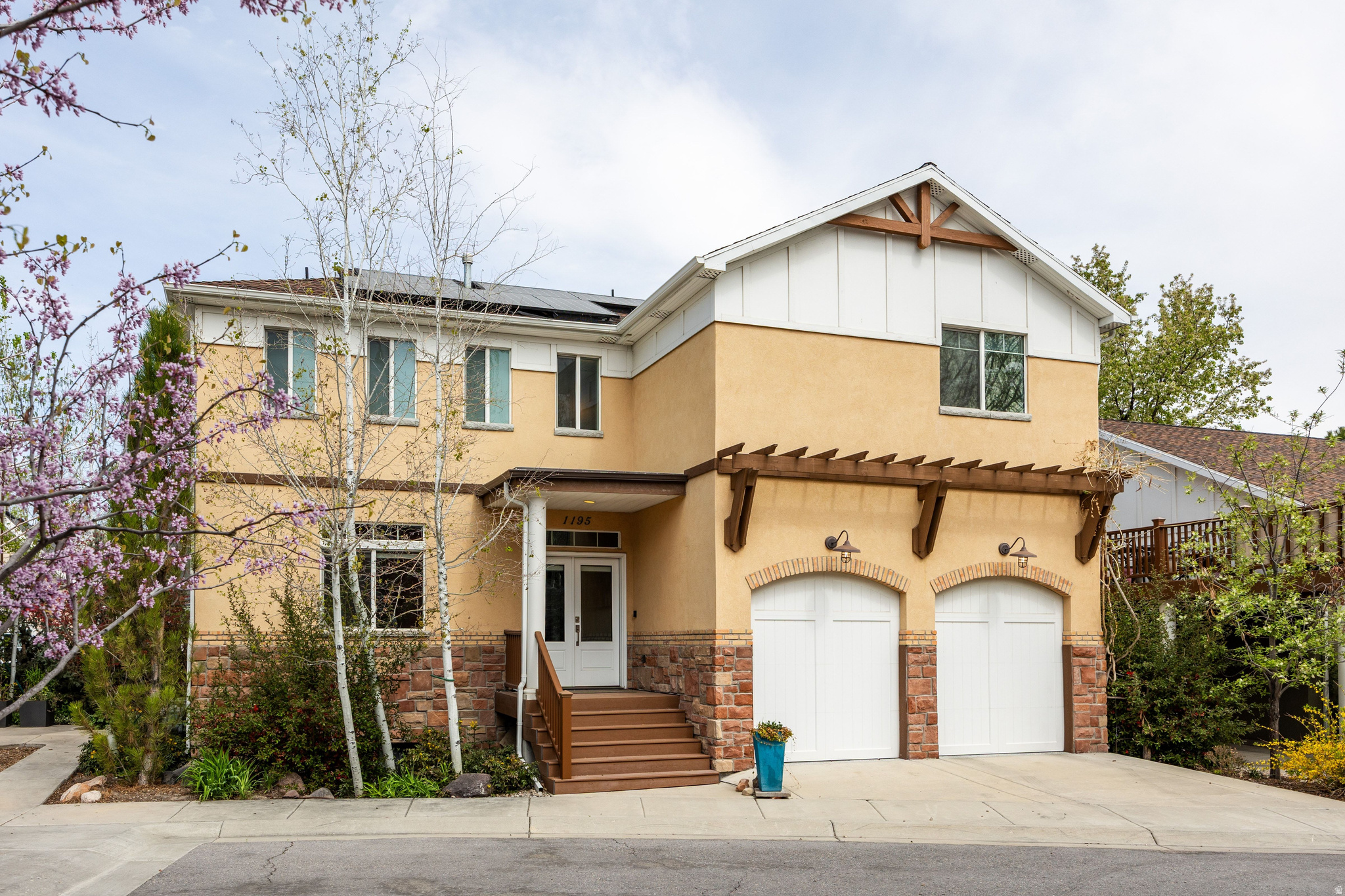 1195 S LIBERTY WELLS PL