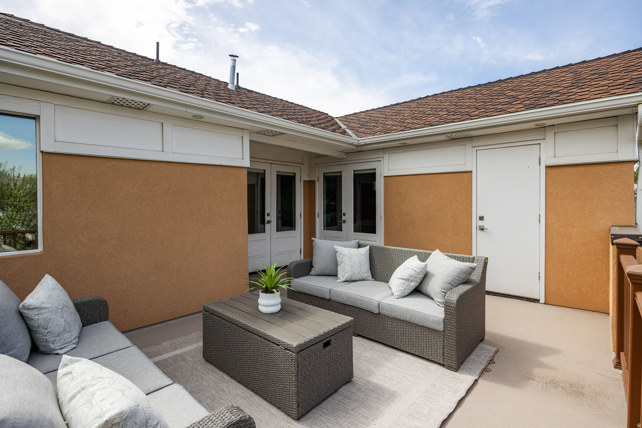 1195 S LIBERTY WELLS PL