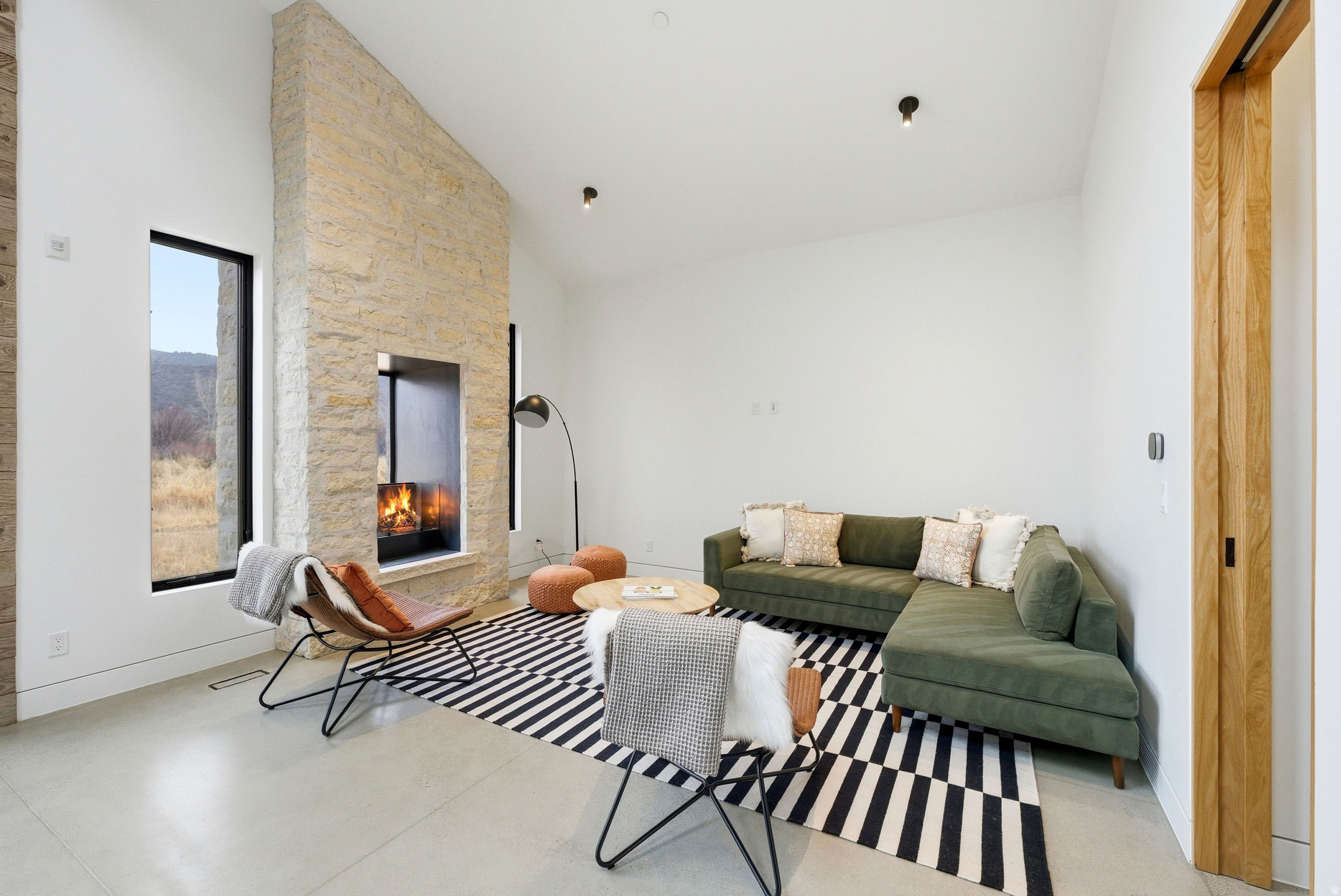 6950 N RIVER VALLEY DR