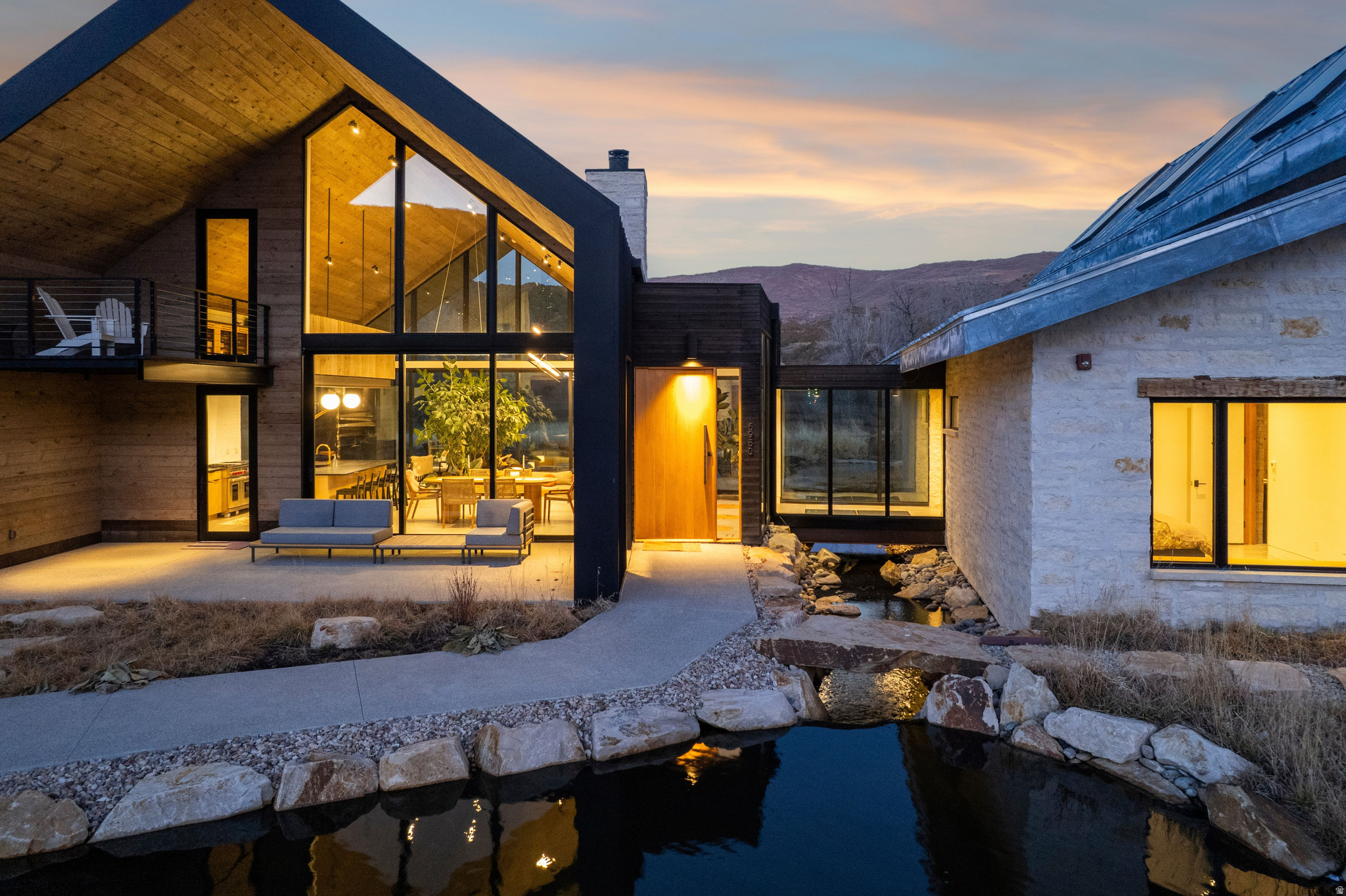 6950 N RIVER VALLEY DR