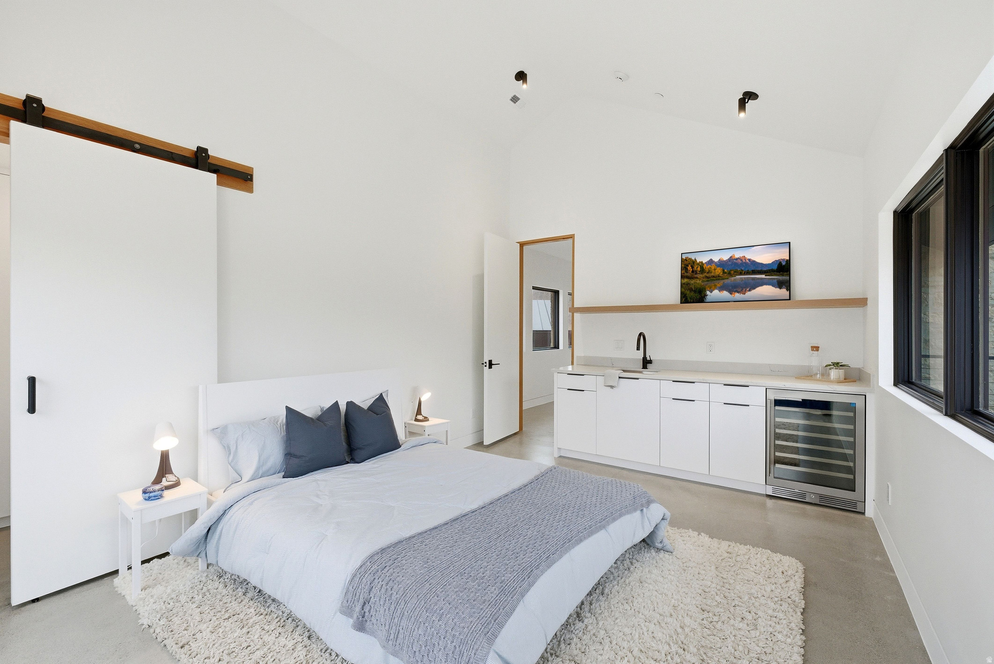 6950 N RIVER VALLEY DR