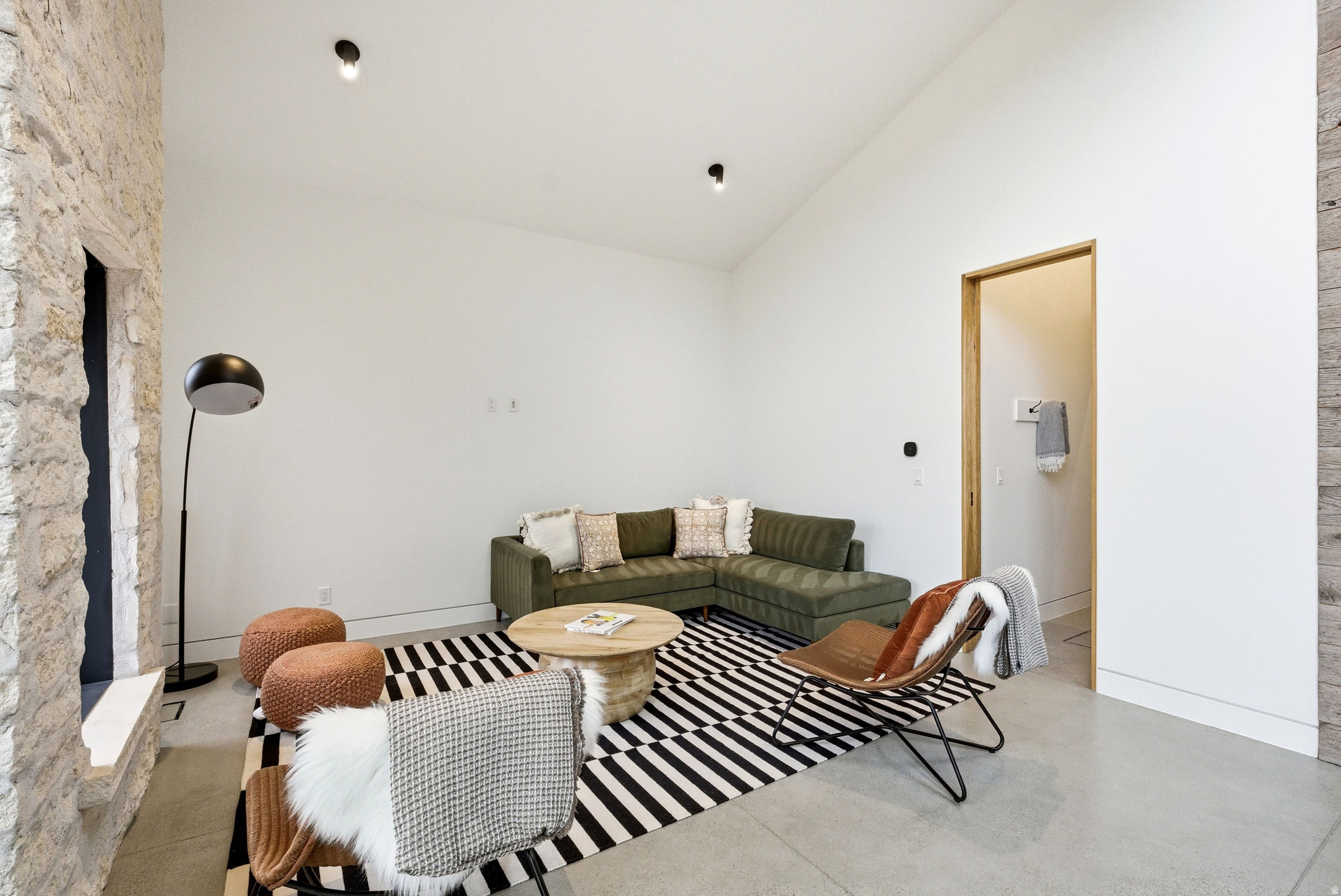 6950 N RIVER VALLEY DR