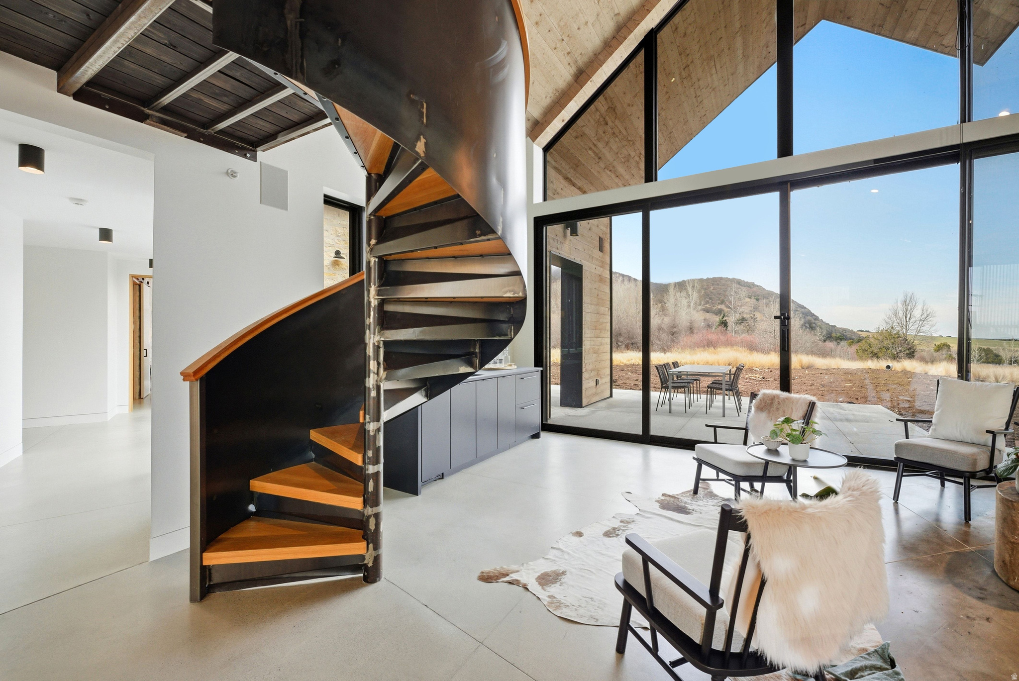 6950 N RIVER VALLEY DR