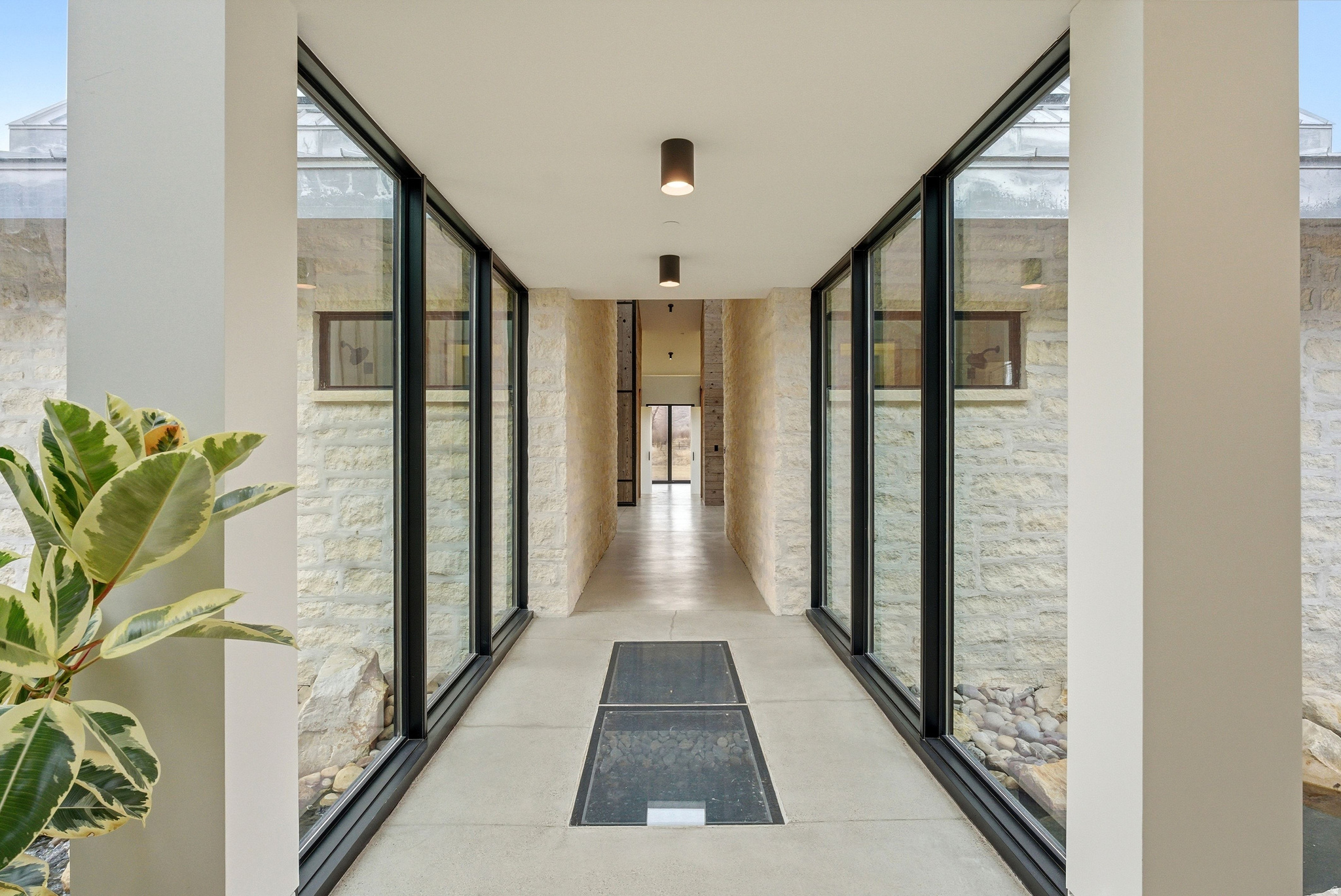 6950 N RIVER VALLEY DR