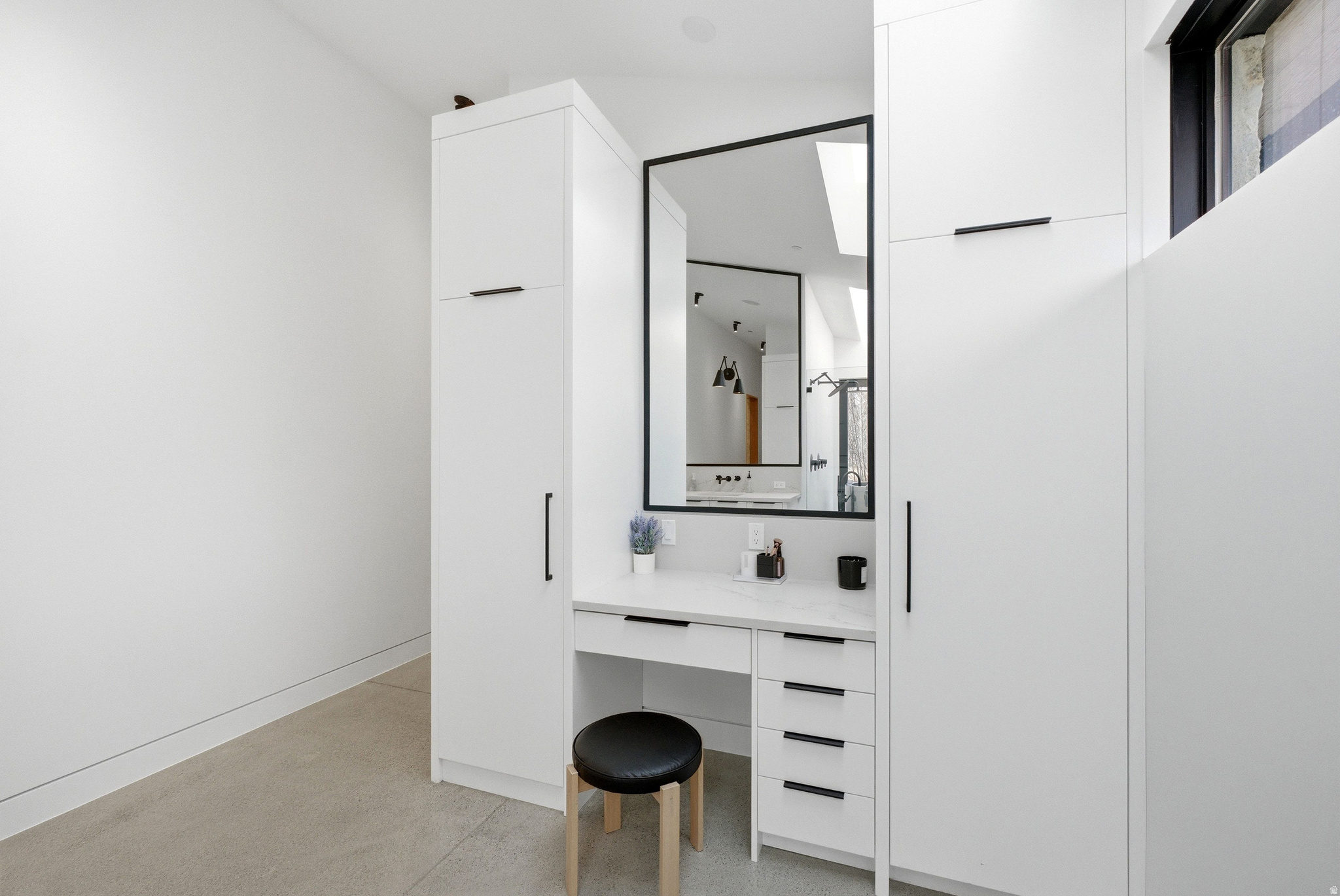 6950 N RIVER VALLEY DR