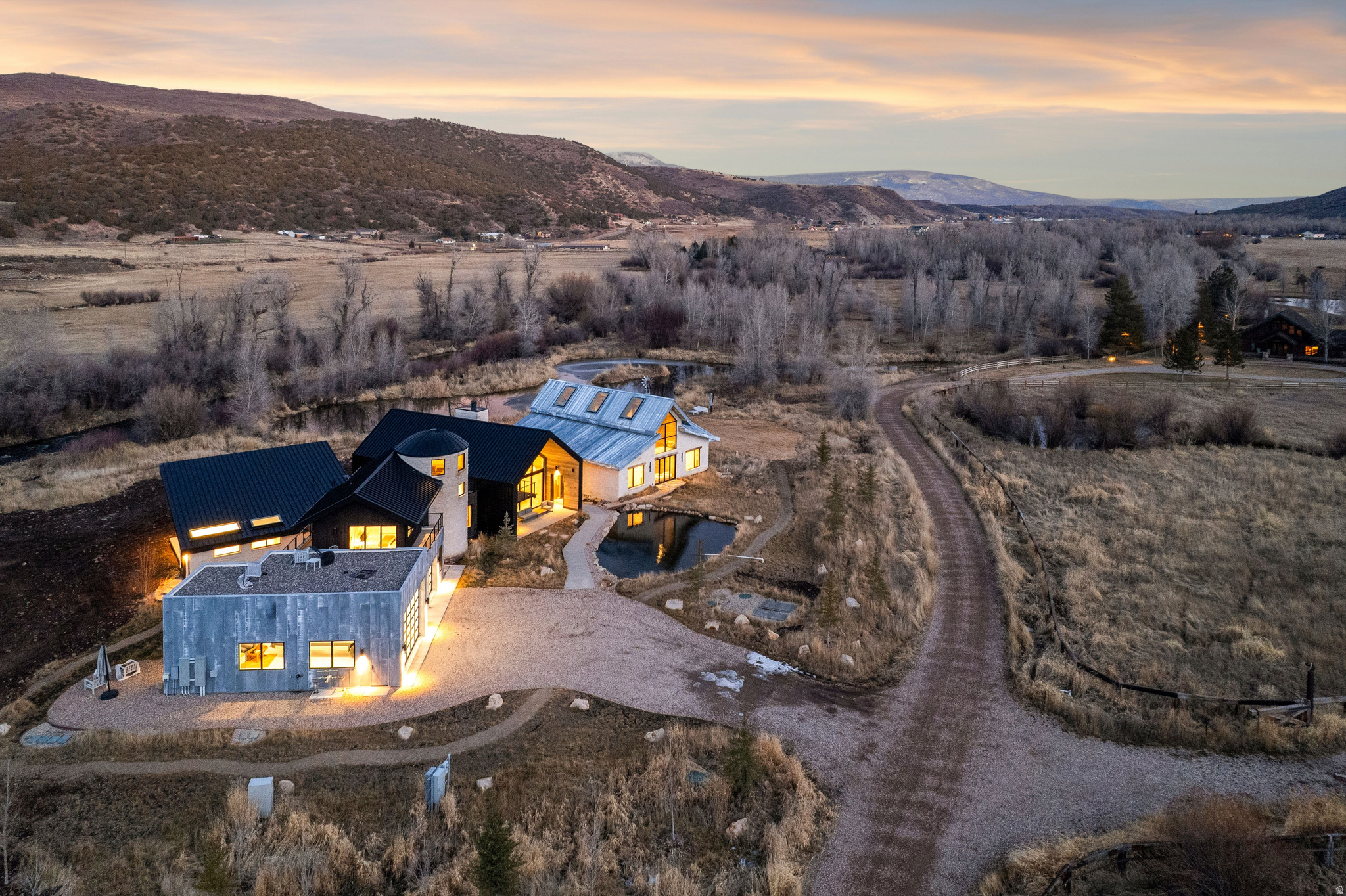 6950 N RIVER VALLEY DR