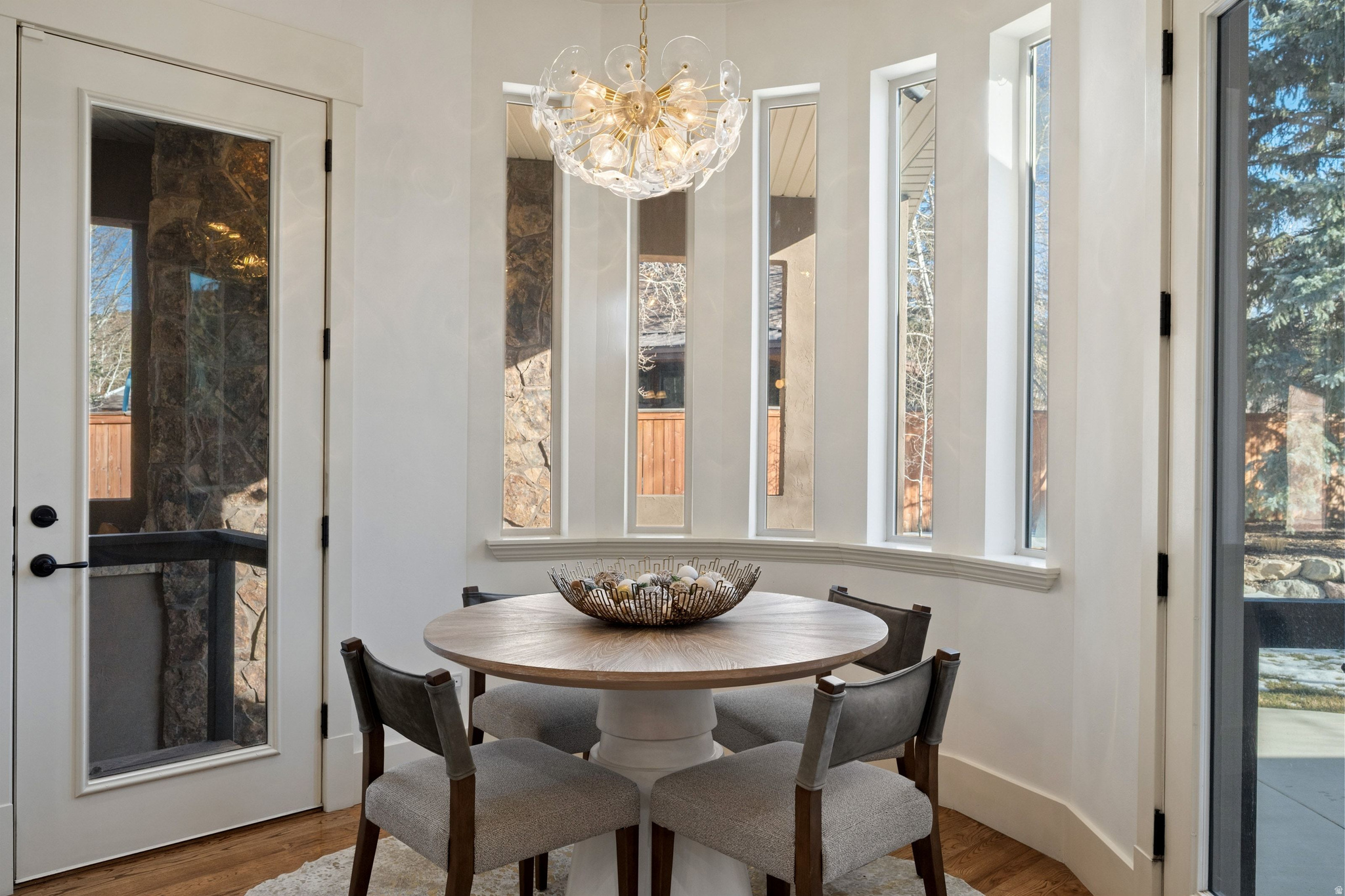 1911 EVENING STAR DR