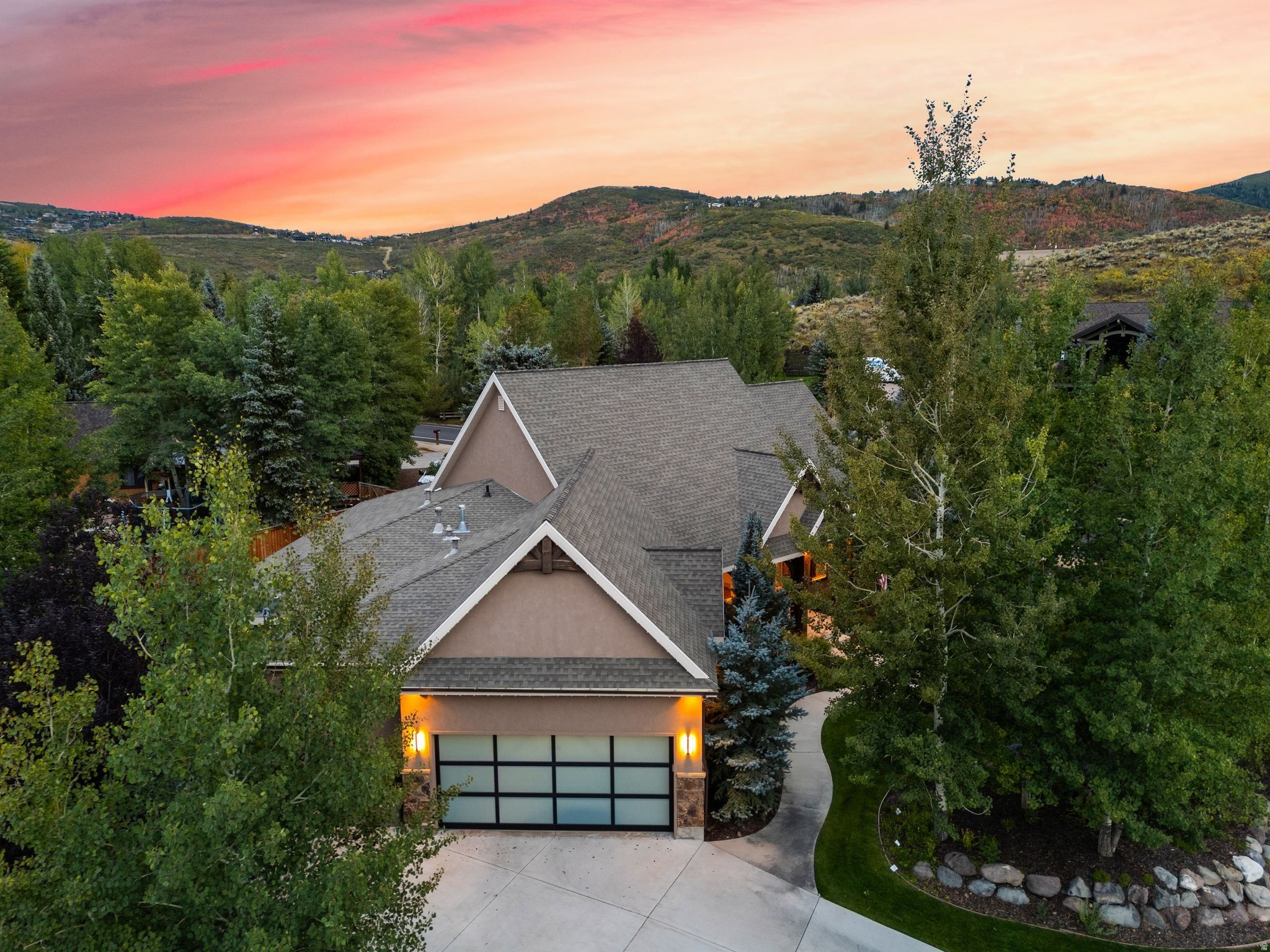 1911 EVENING STAR DR