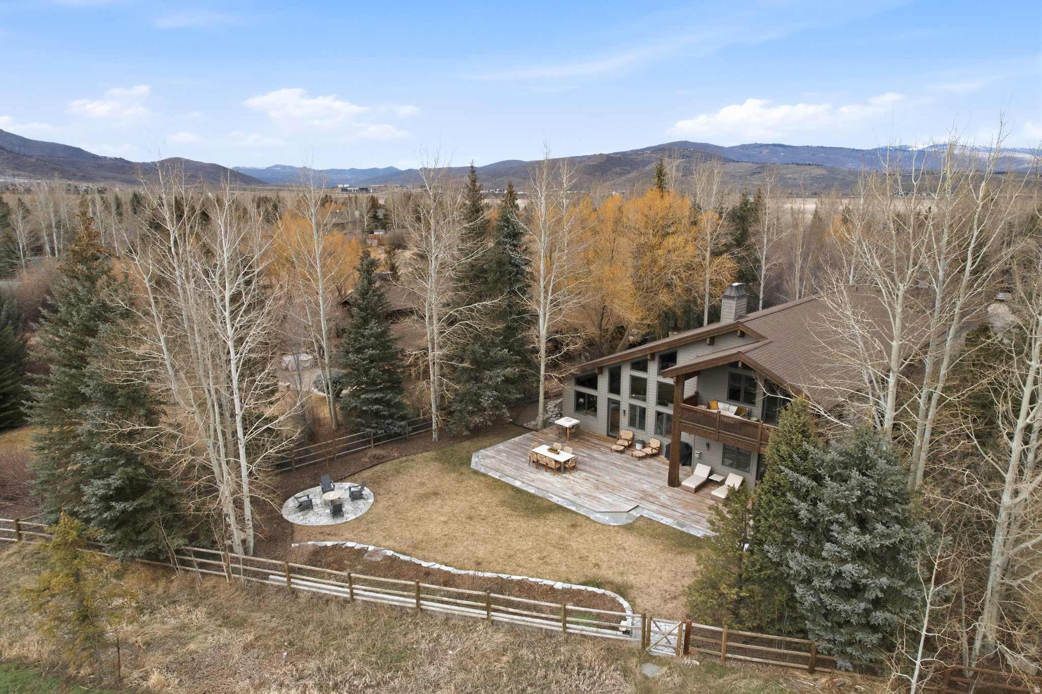 1213 ANGUS CT