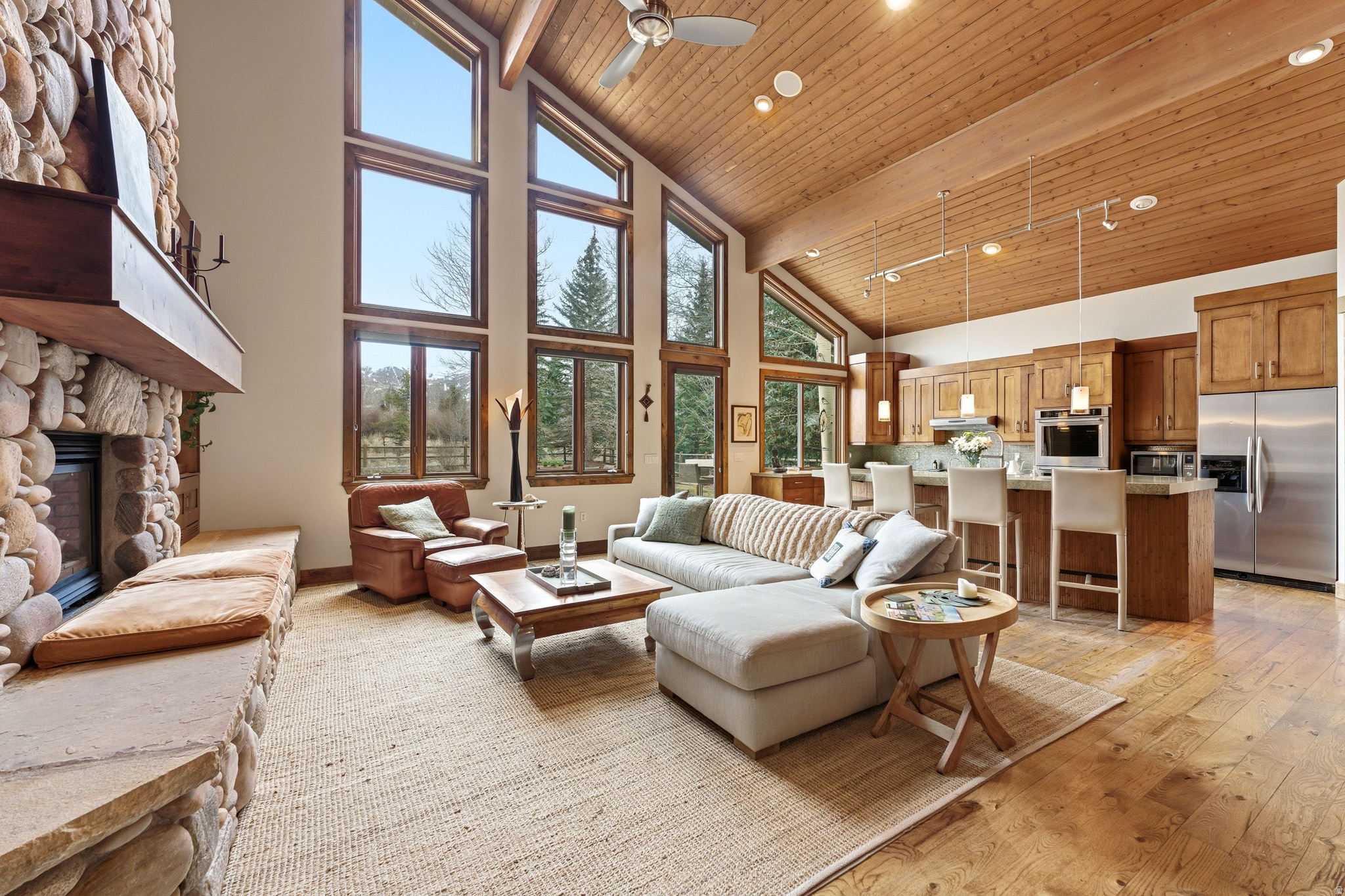 1213 ANGUS CT