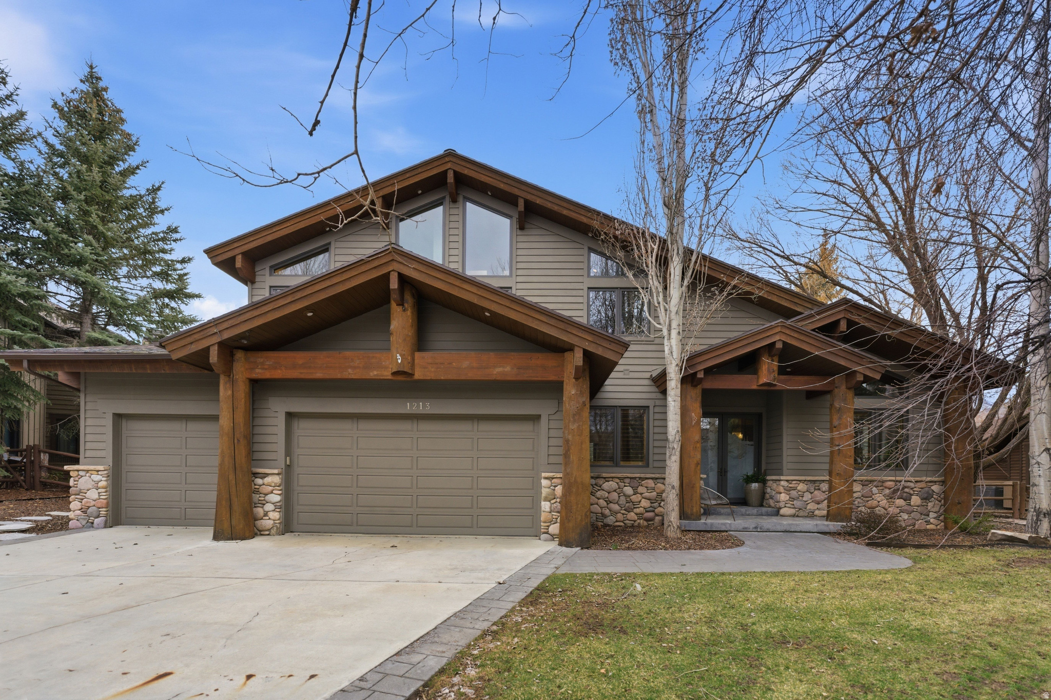 1213 ANGUS CT