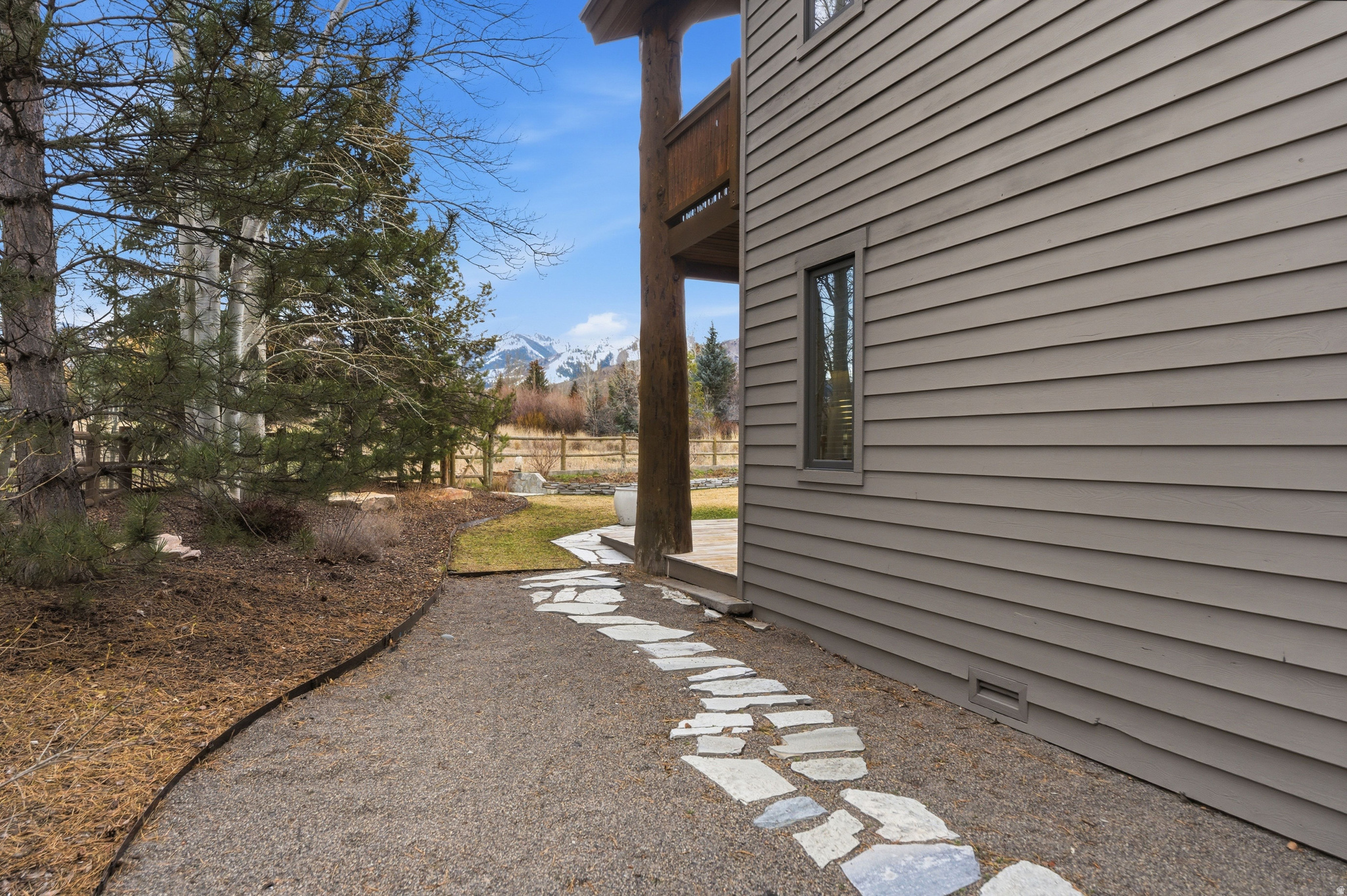 1213 ANGUS CT