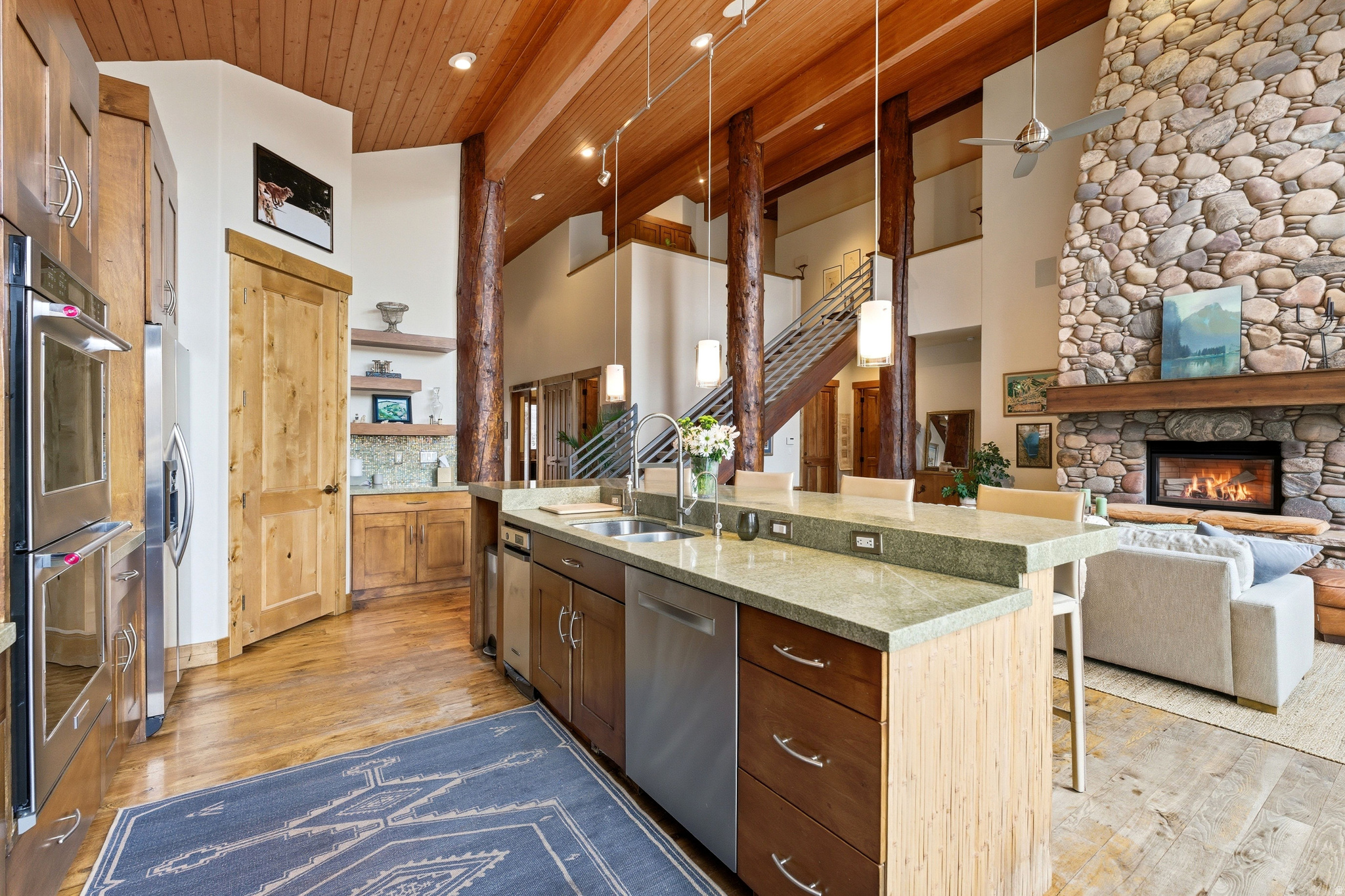 1213 ANGUS CT
