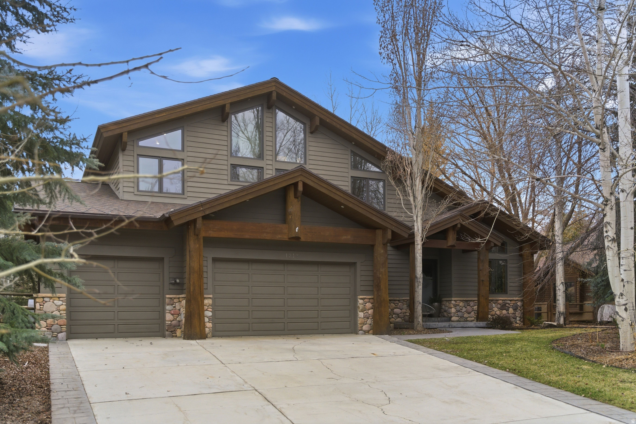 1213 ANGUS CT